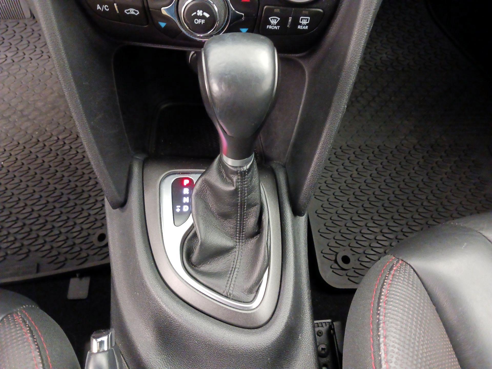 Thumbnail: 2015 Dodge Dart - 17