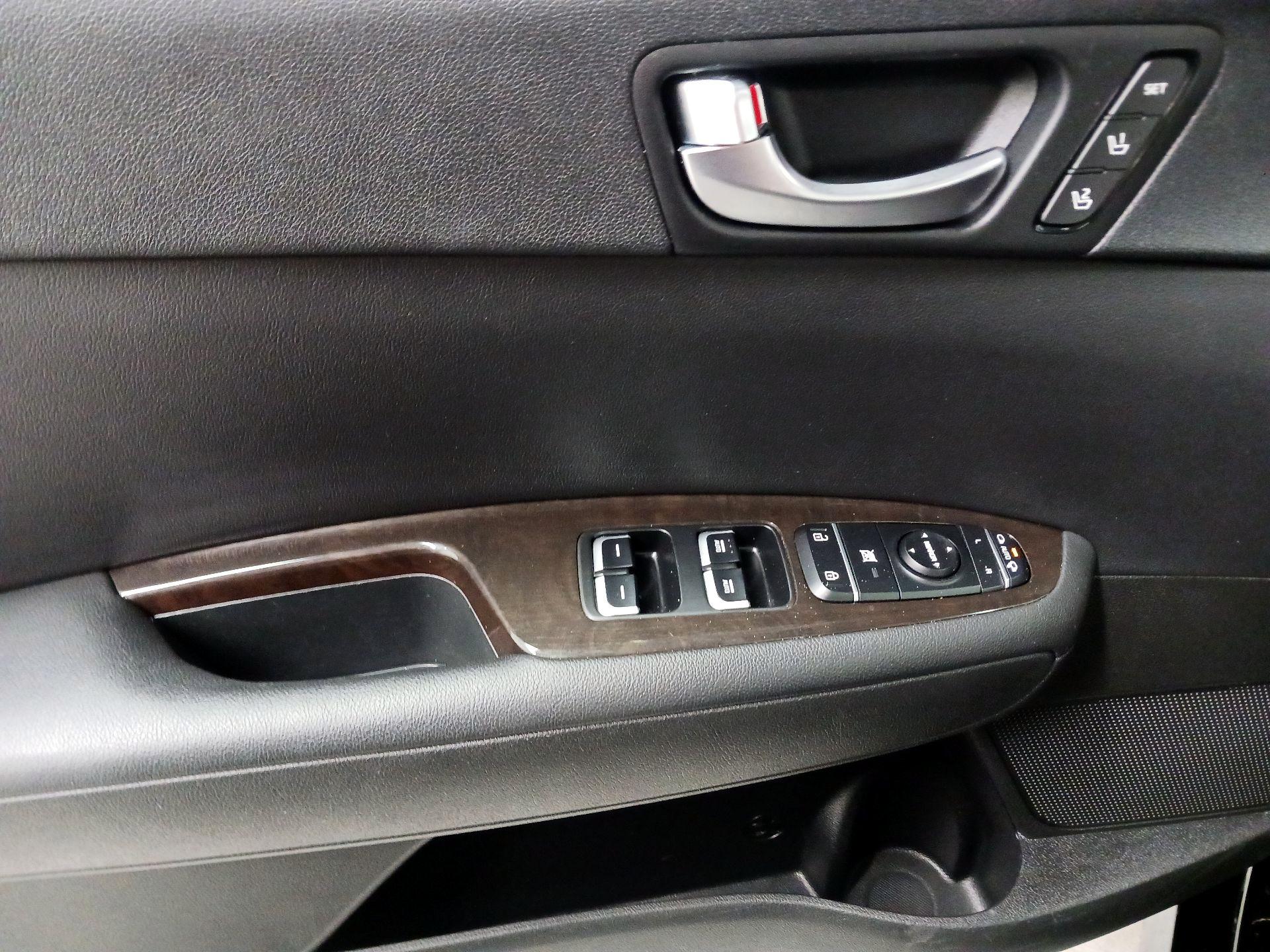 Thumbnail: 2018 Kia Optima - 12