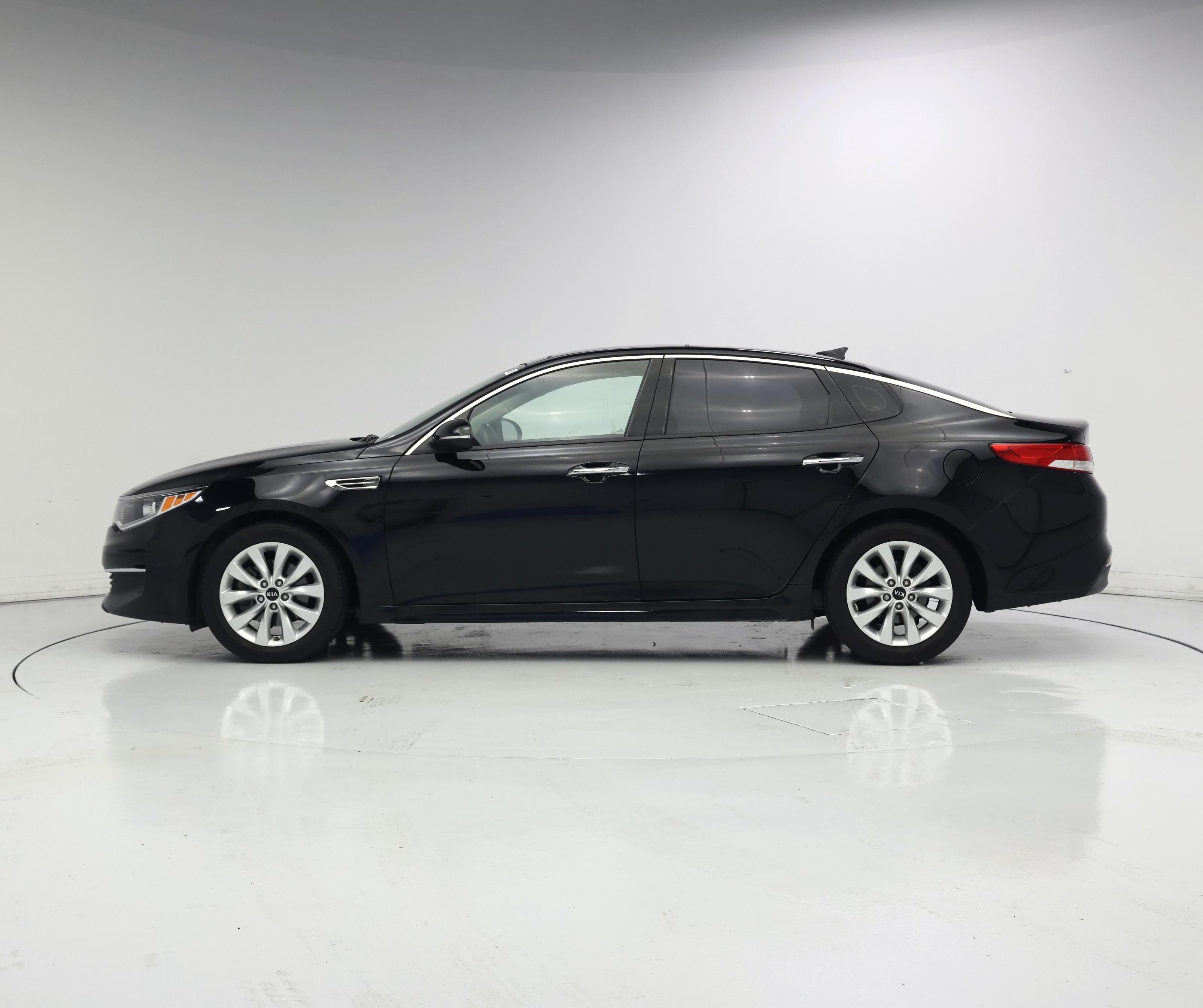 Thumbnail: 2018 Kia Optima - 3