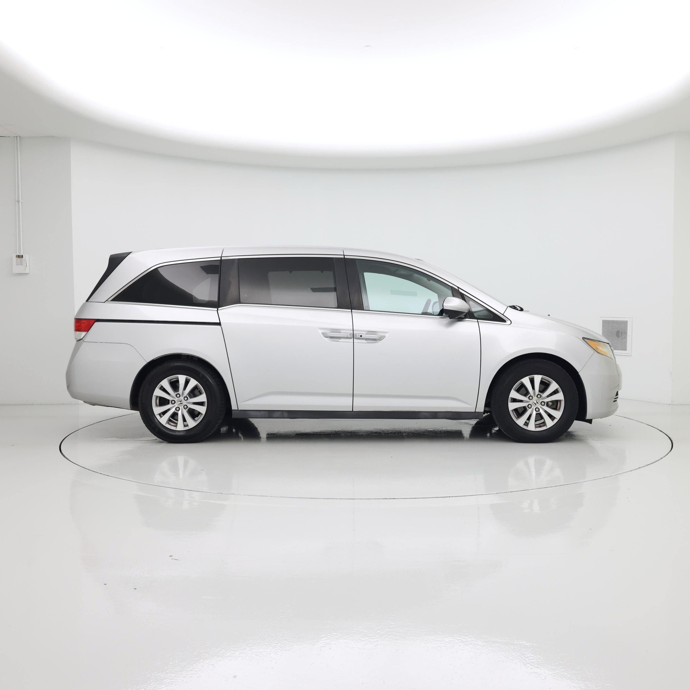 Thumbnail: 2015 Honda Odyssey - 7