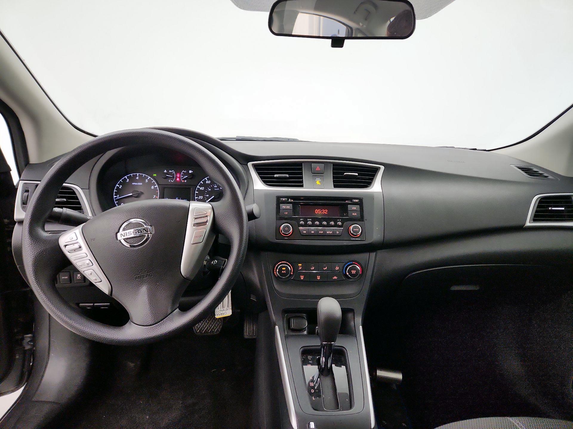 Thumbnail: 2017 Nissan Sentra - 9