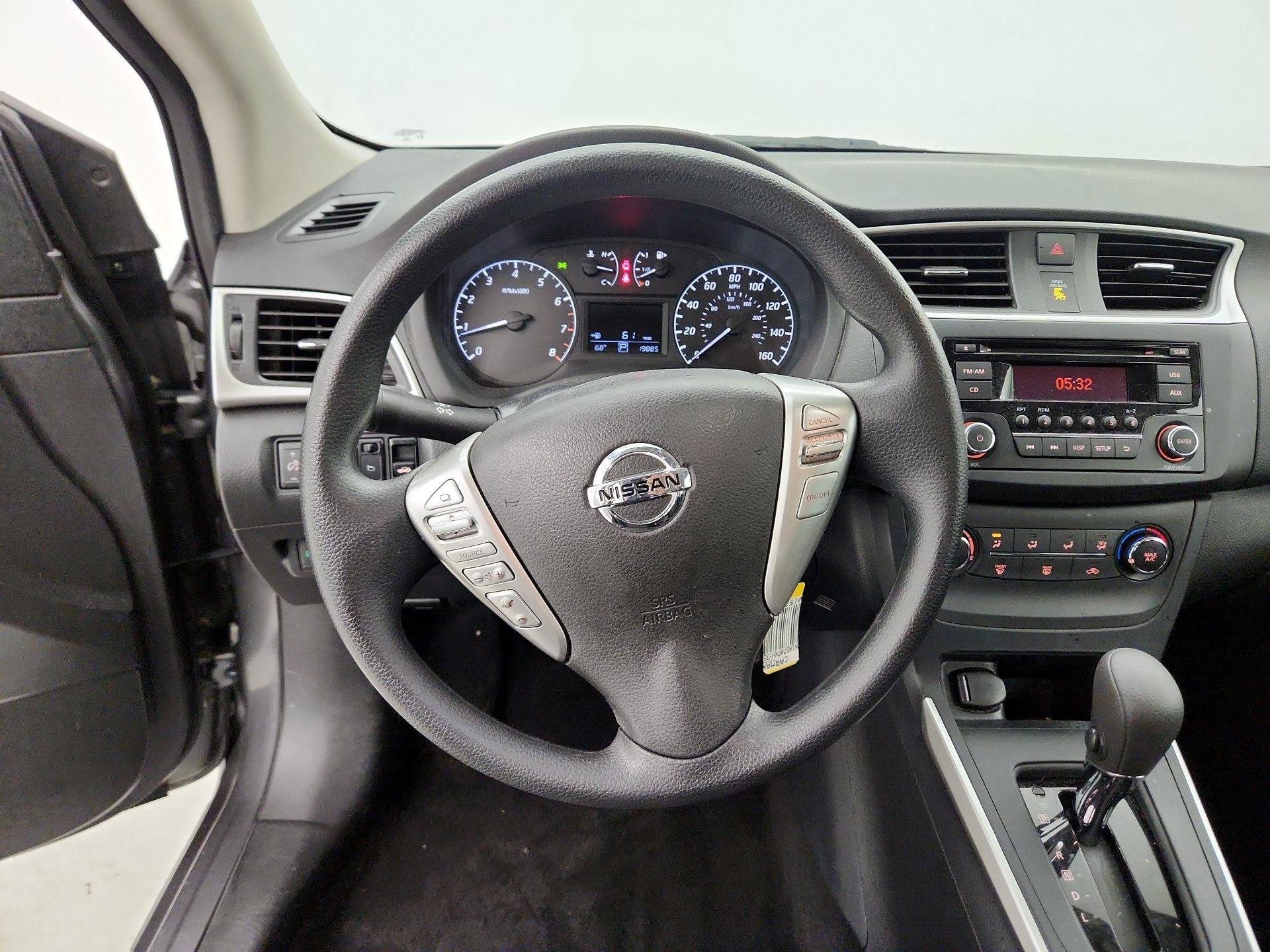Thumbnail: 2017 Nissan Sentra - 10