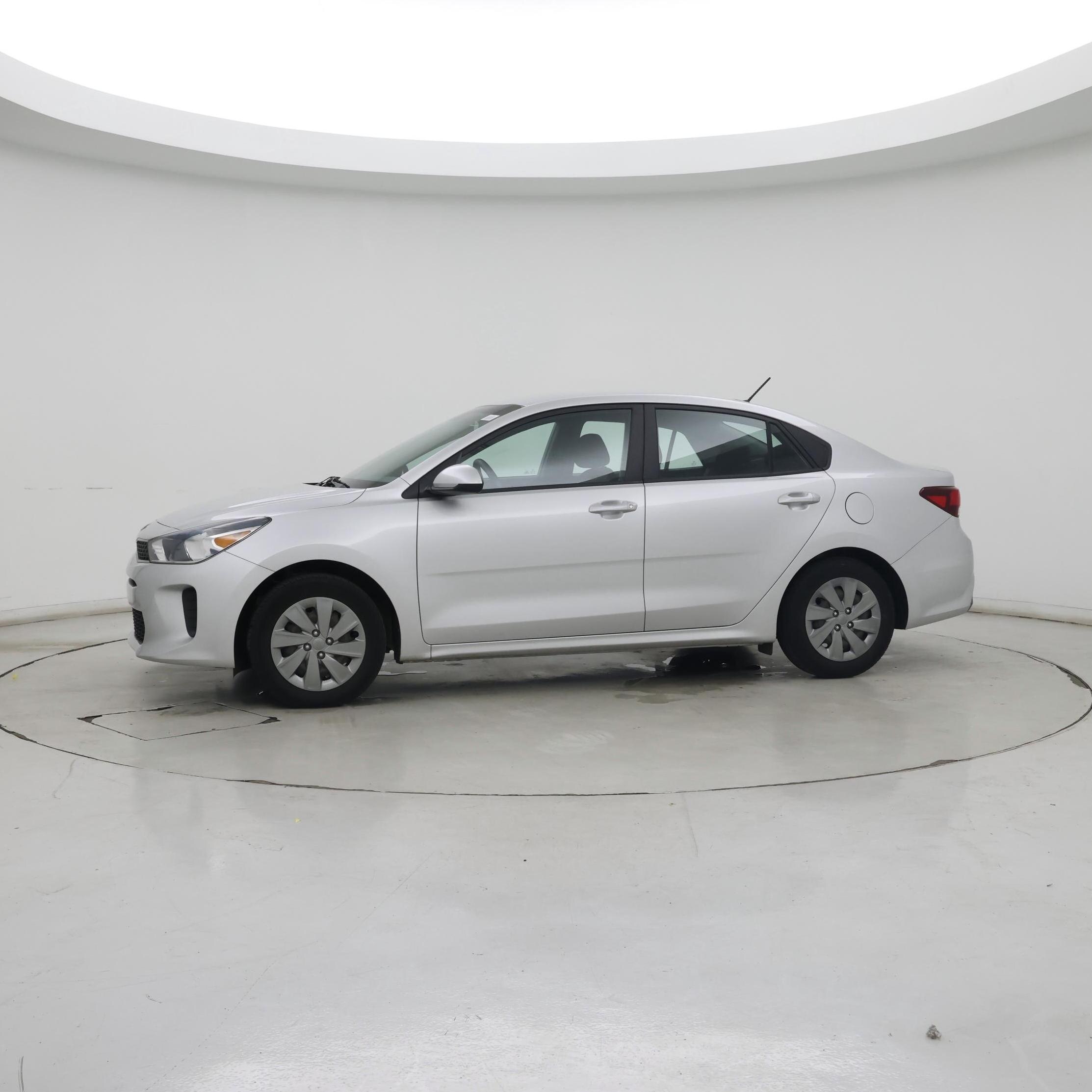 Thumbnail: 2020 Kia Rio - 4
