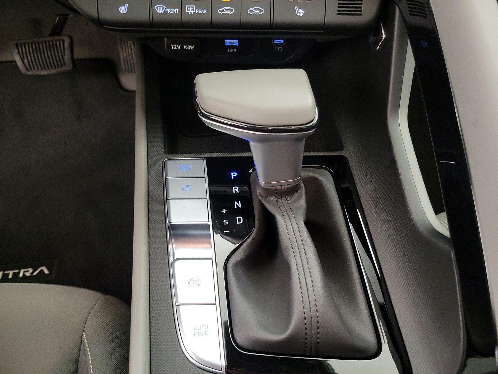 2024 Hyundai Elantra SEL - Photo 19