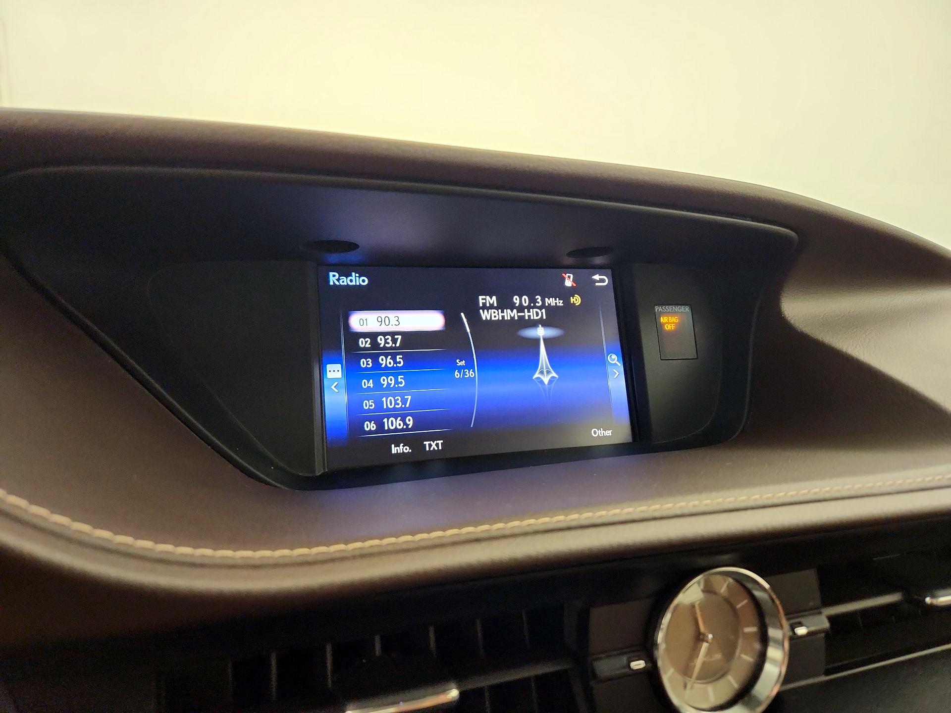 Thumbnail: 2016 Lexus ES - 13