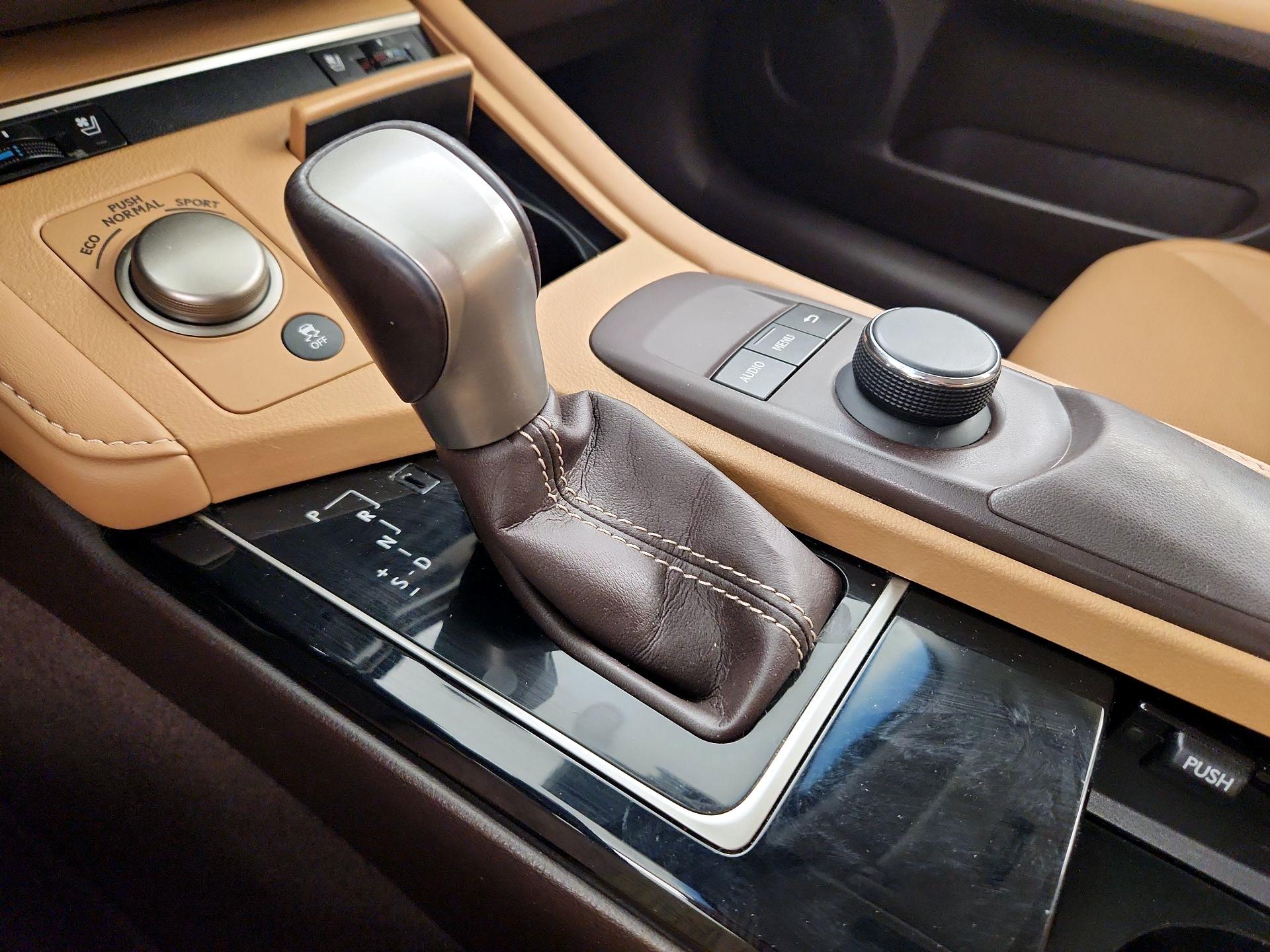 Thumbnail: 2016 Lexus ES - 15