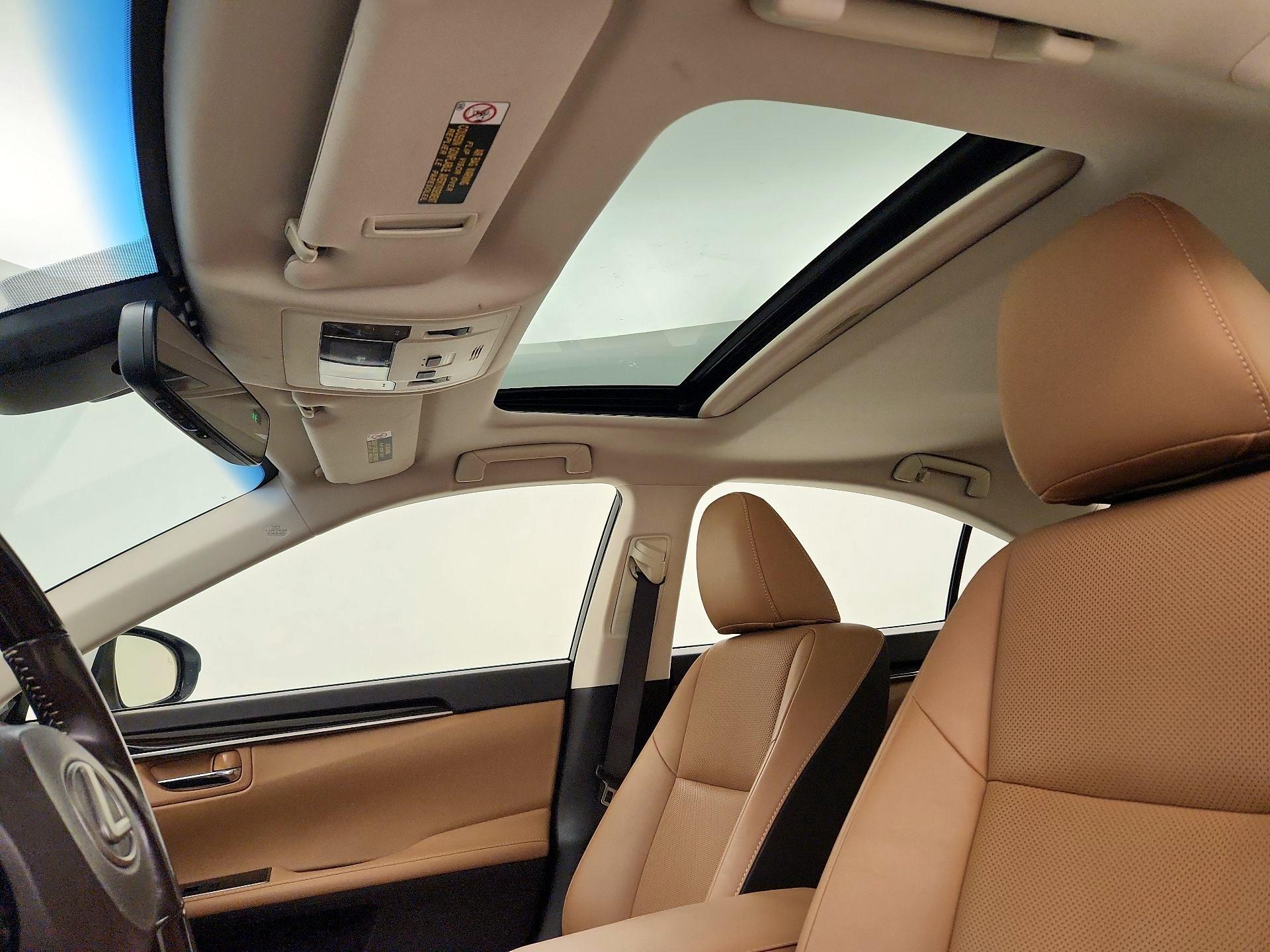 Thumbnail: 2016 Lexus ES - 17
