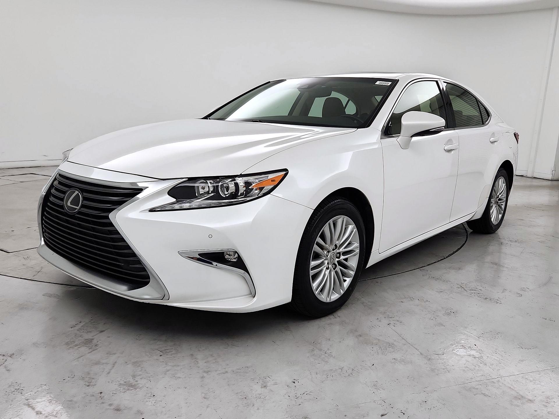 Thumbnail: 2016 Lexus ES - 3