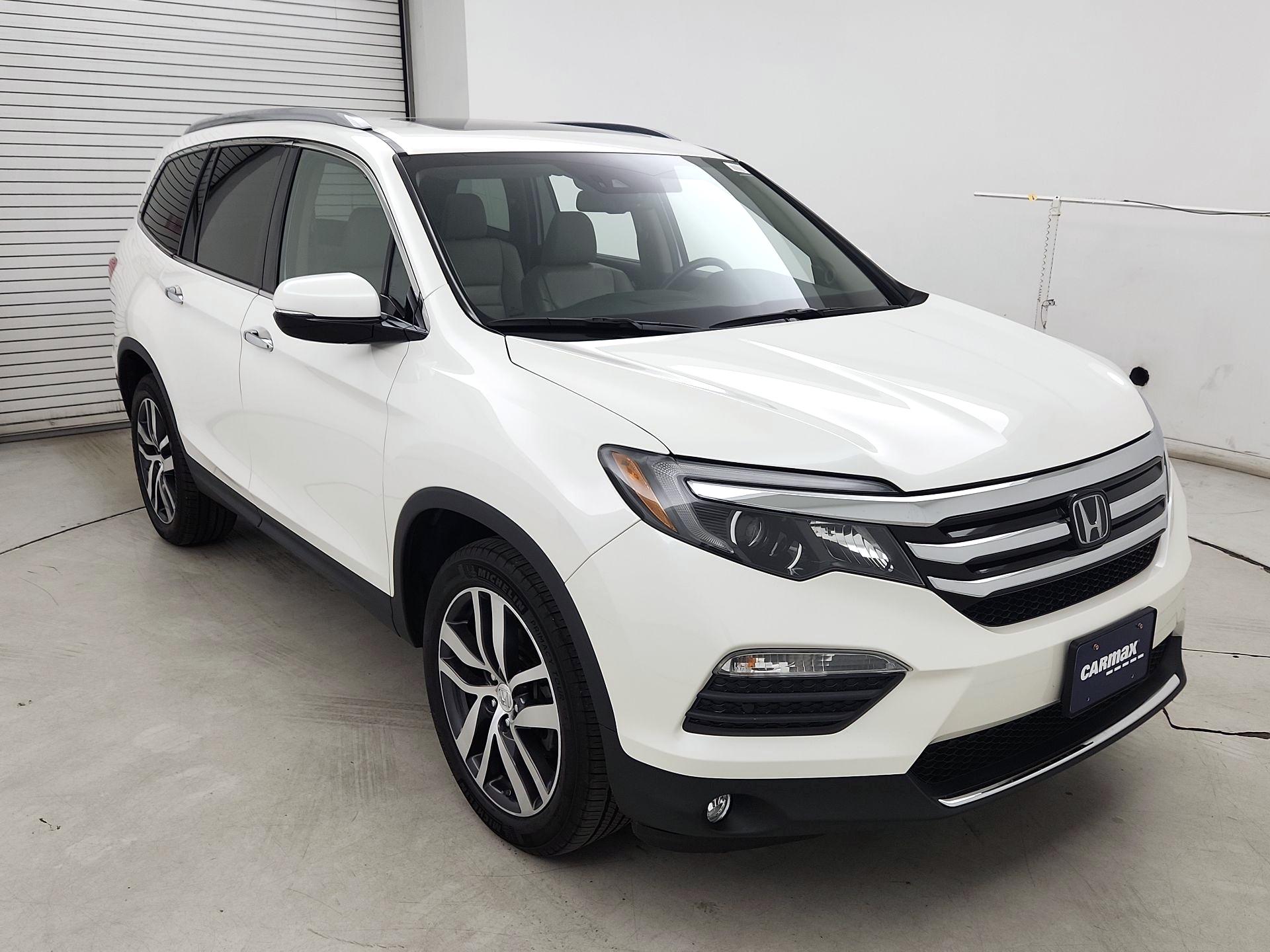 Thumbnail: 2017 Honda Pilot - 1