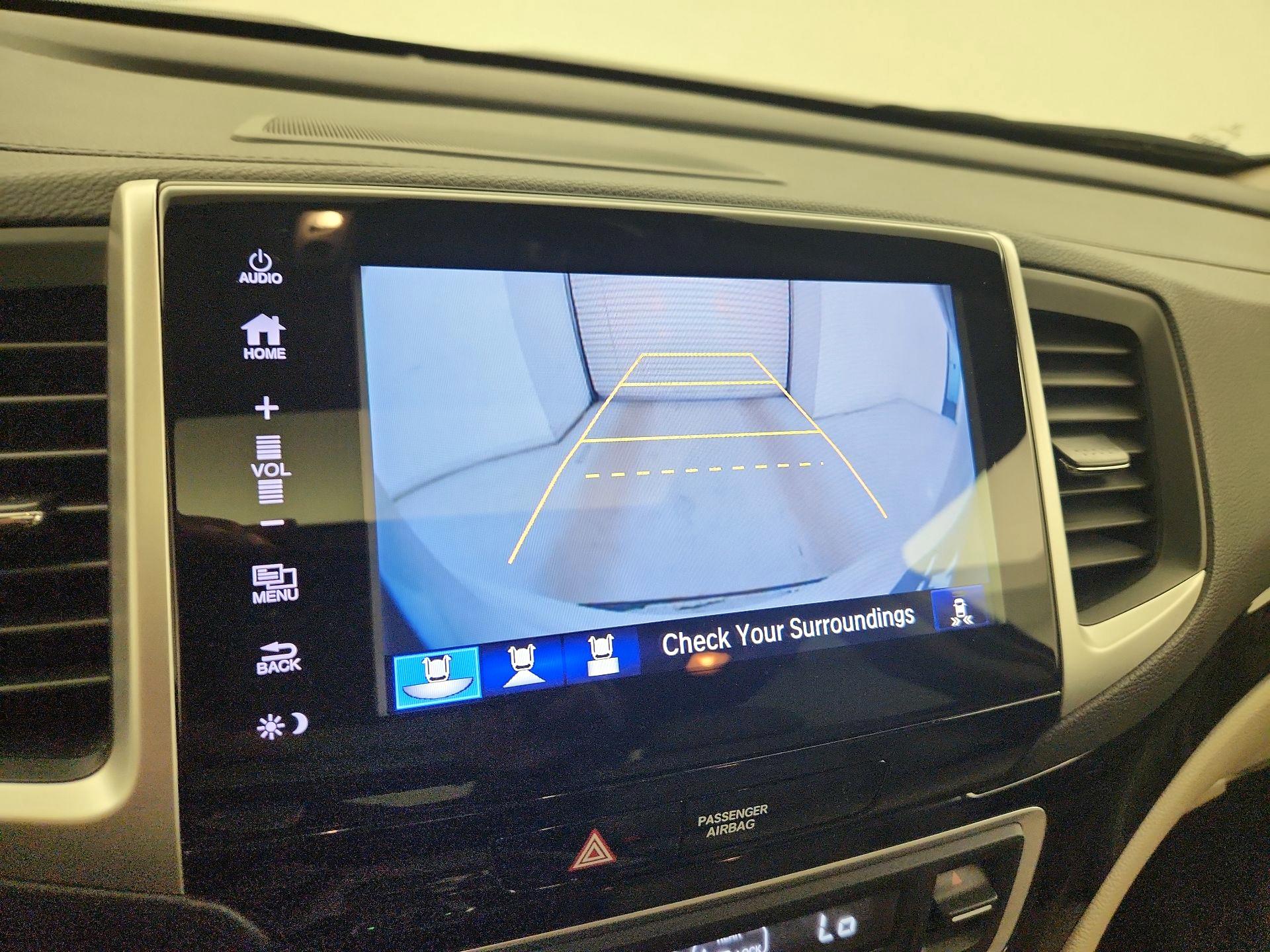 Thumbnail: 2017 Honda Pilot - 13