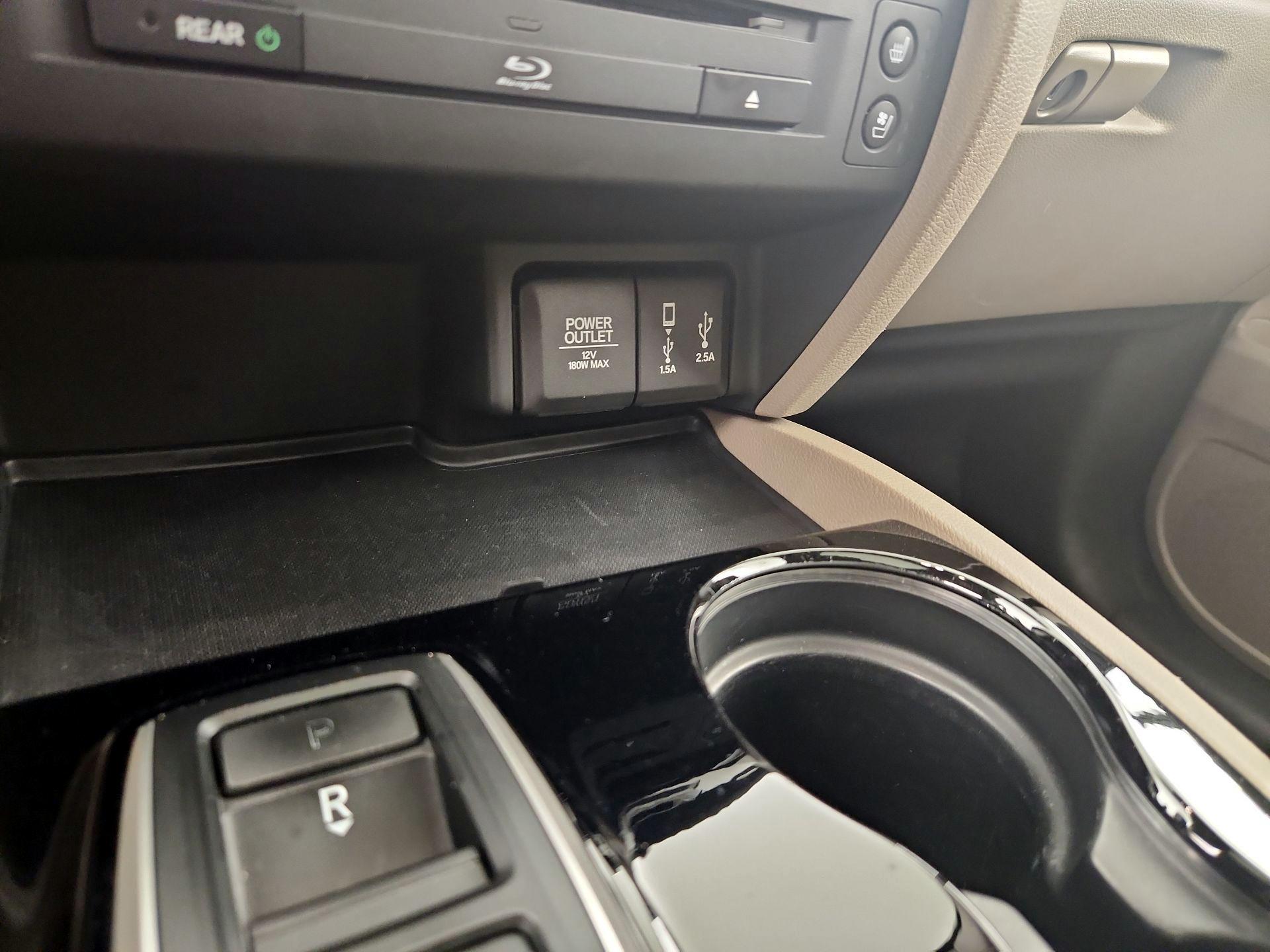 Thumbnail: 2017 Honda Pilot - 17