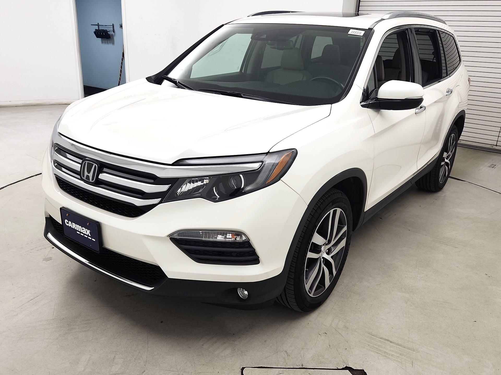 Thumbnail: 2017 Honda Pilot - 3