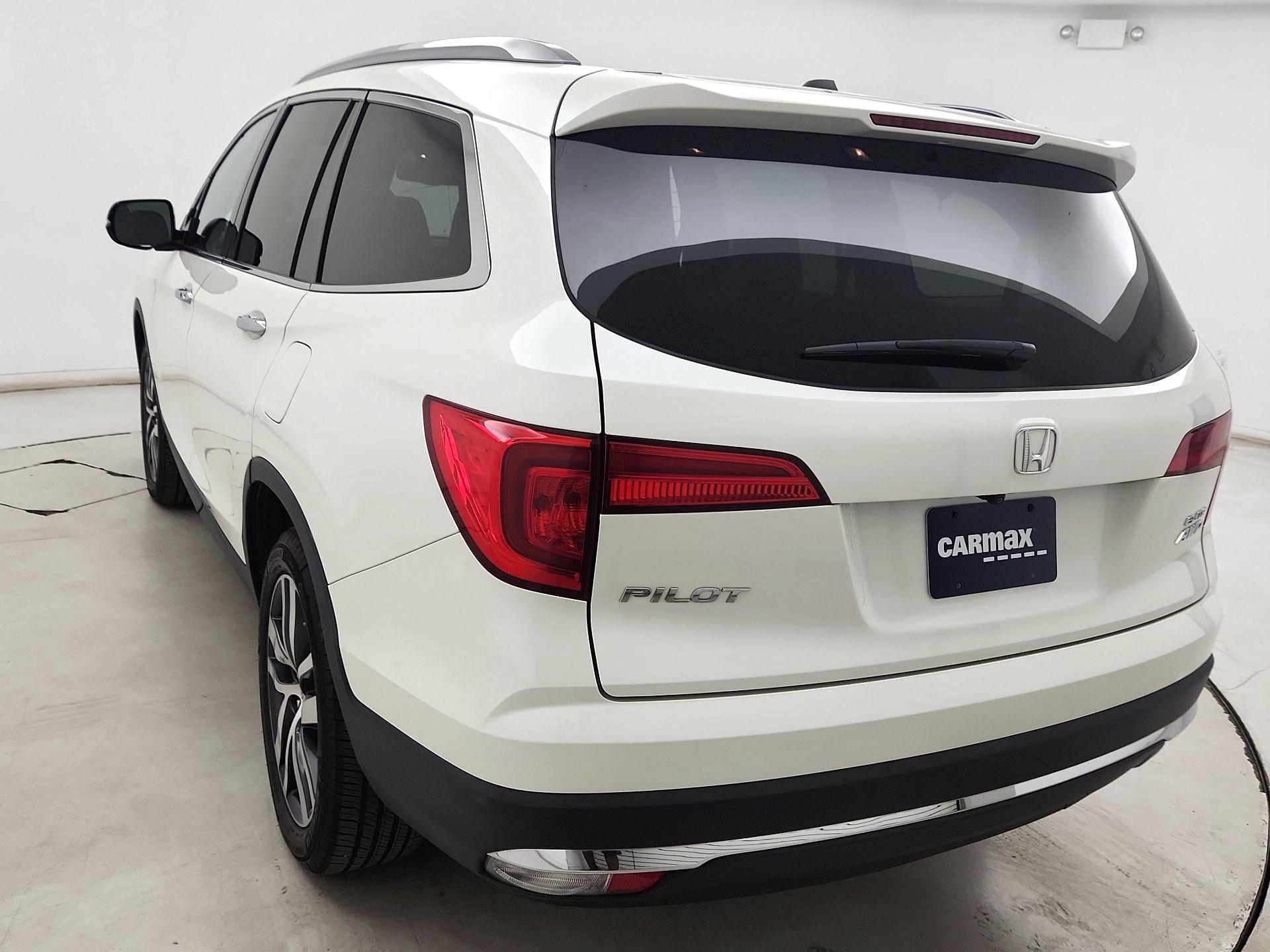 Thumbnail: 2017 Honda Pilot - 7