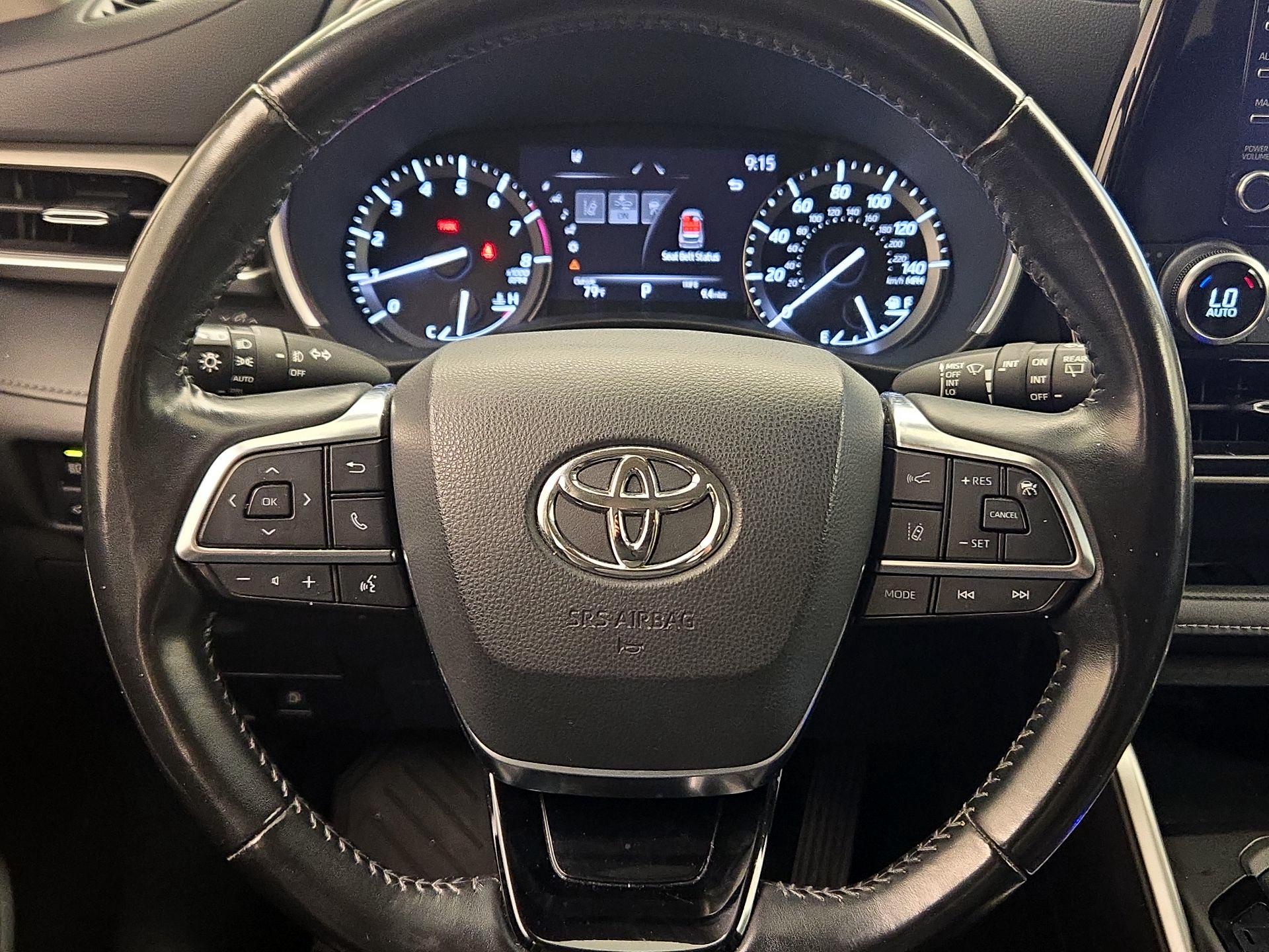 Thumbnail: 2021 Toyota Highlander - 10