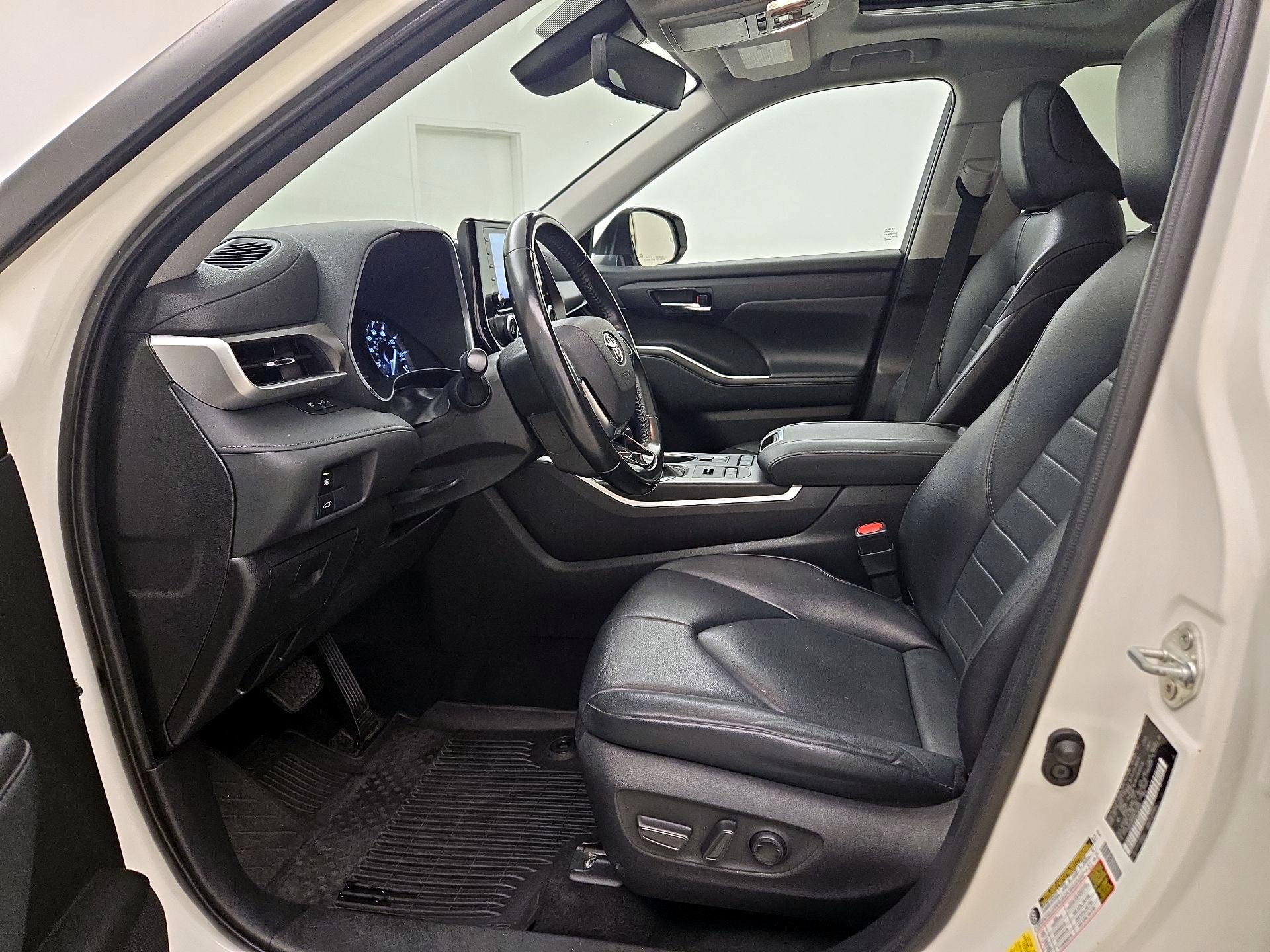 Thumbnail: 2021 Toyota Highlander - 11