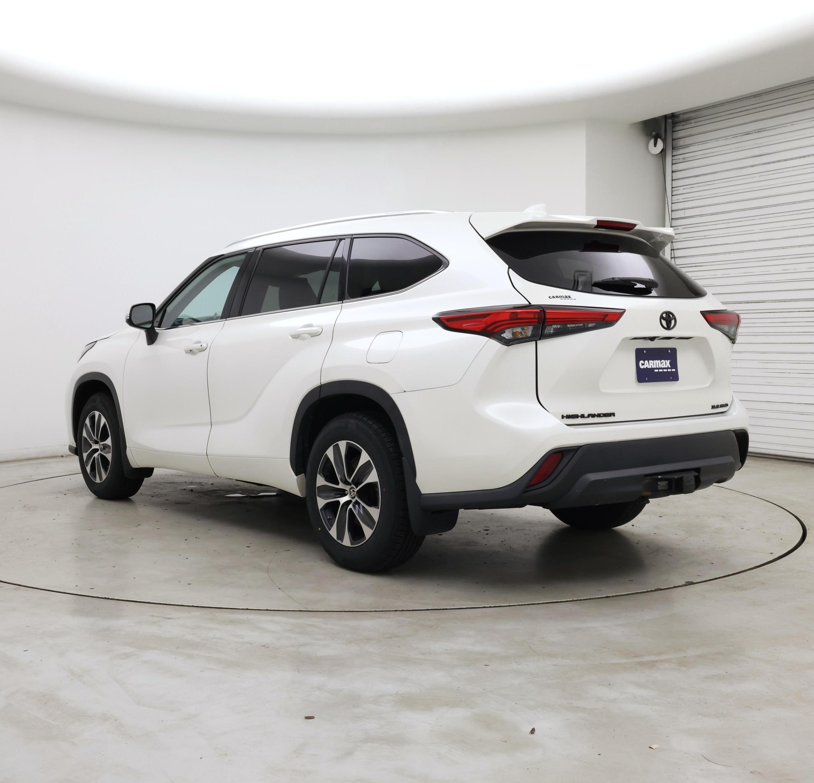 Thumbnail: 2021 Toyota Highlander - 2
