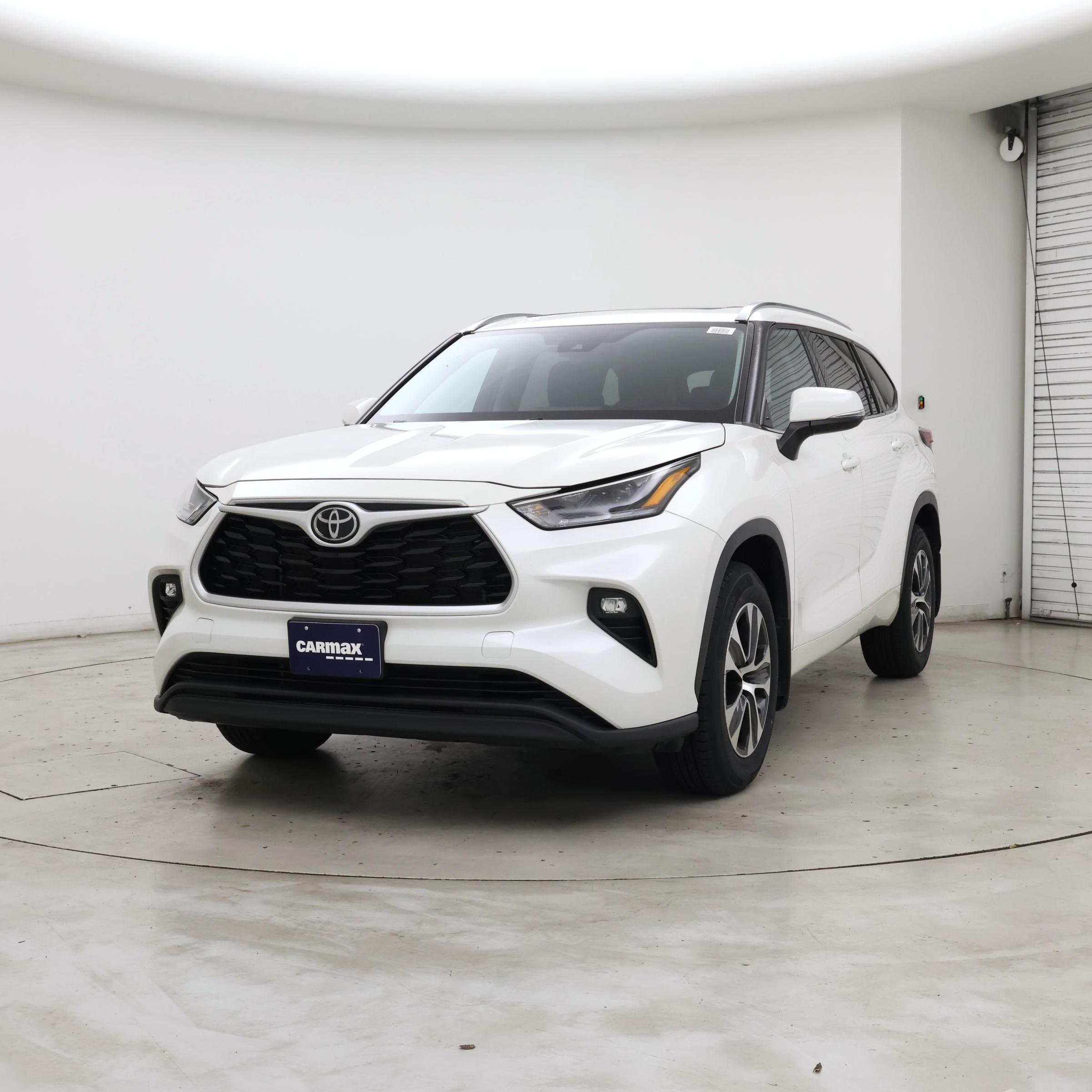 Thumbnail: 2021 Toyota Highlander - 4