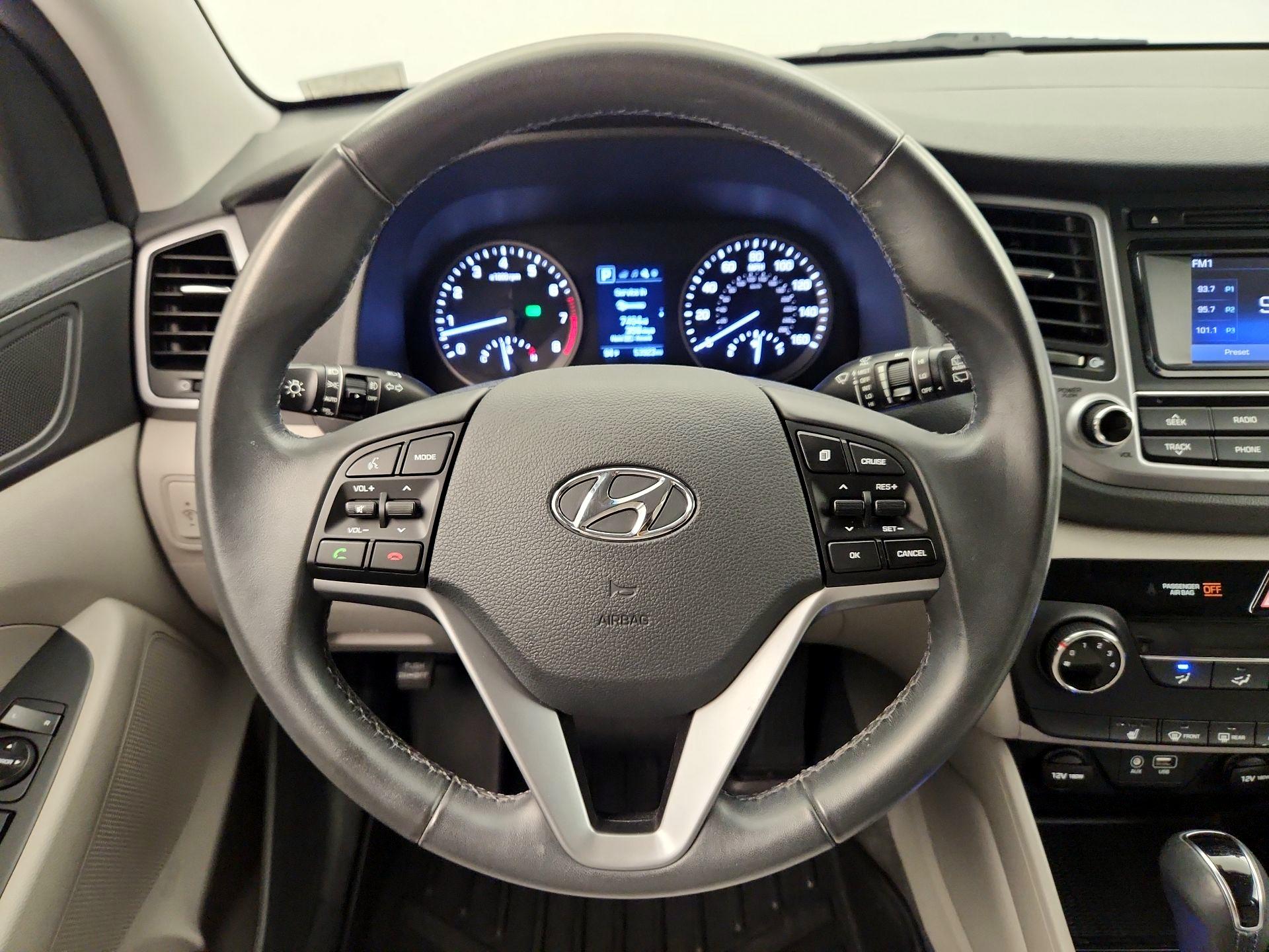 Thumbnail: 2016 Hyundai Tucson - 10
