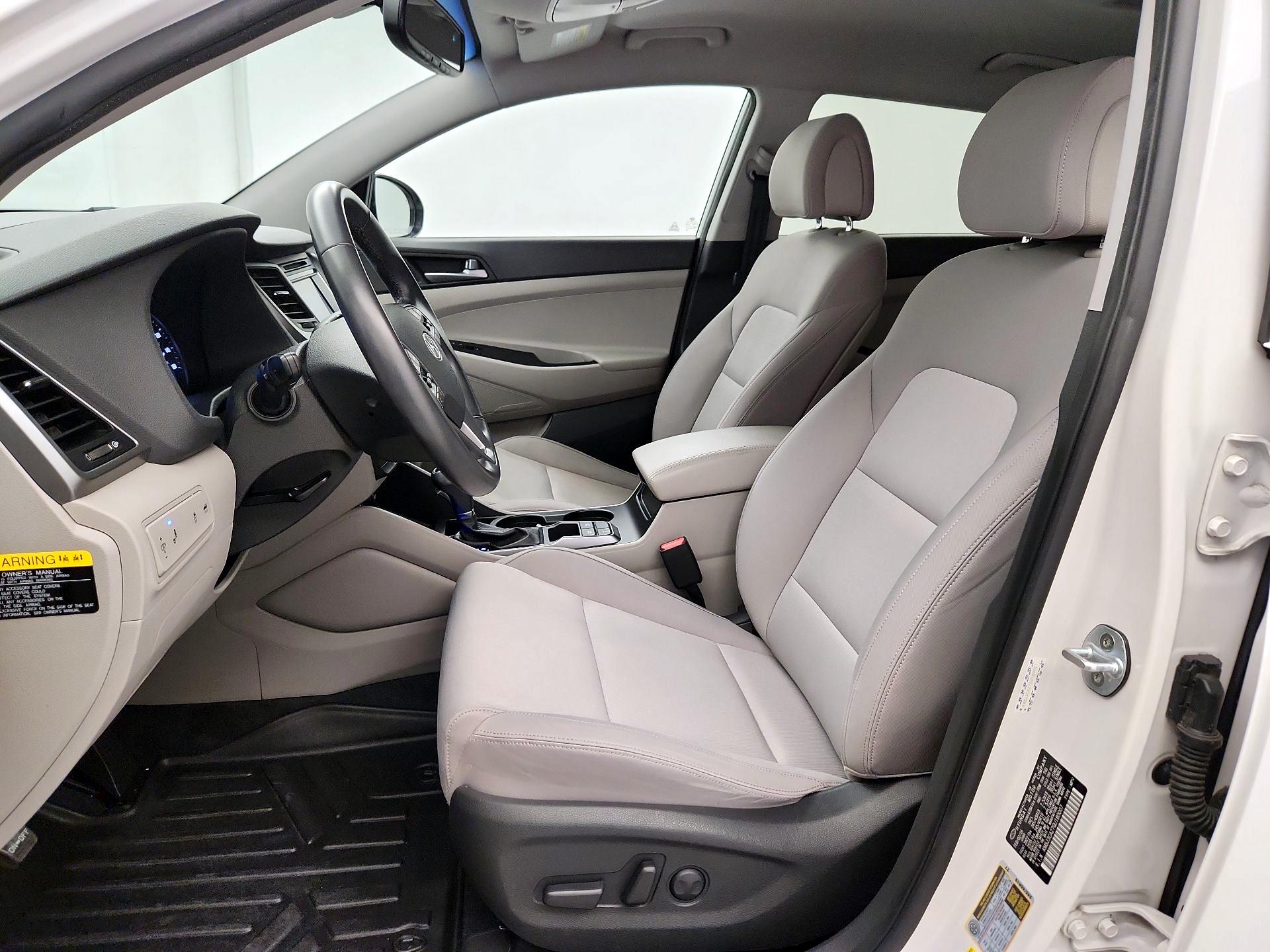 Thumbnail: 2016 Hyundai Tucson - 11