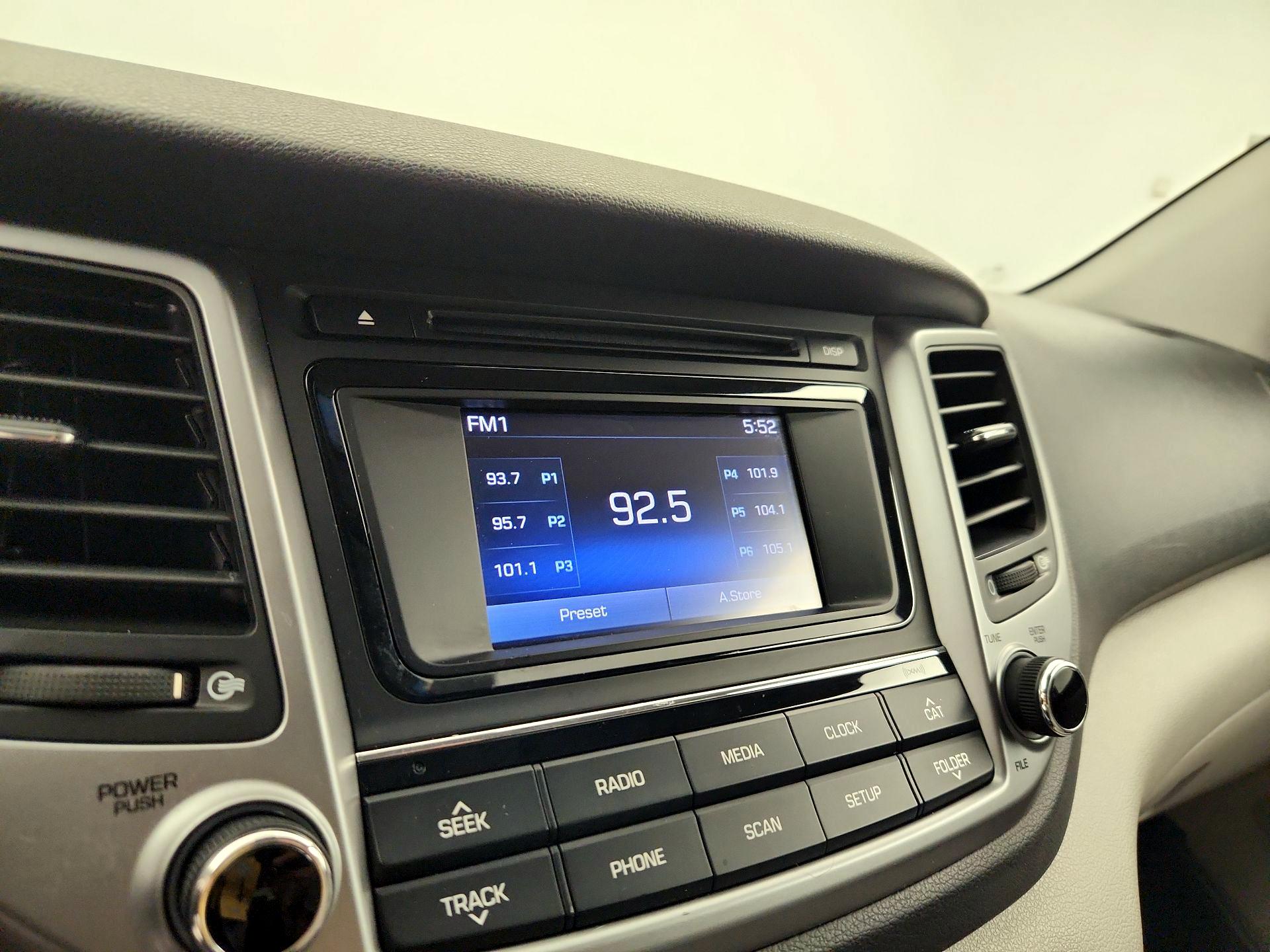 Thumbnail: 2016 Hyundai Tucson - 15