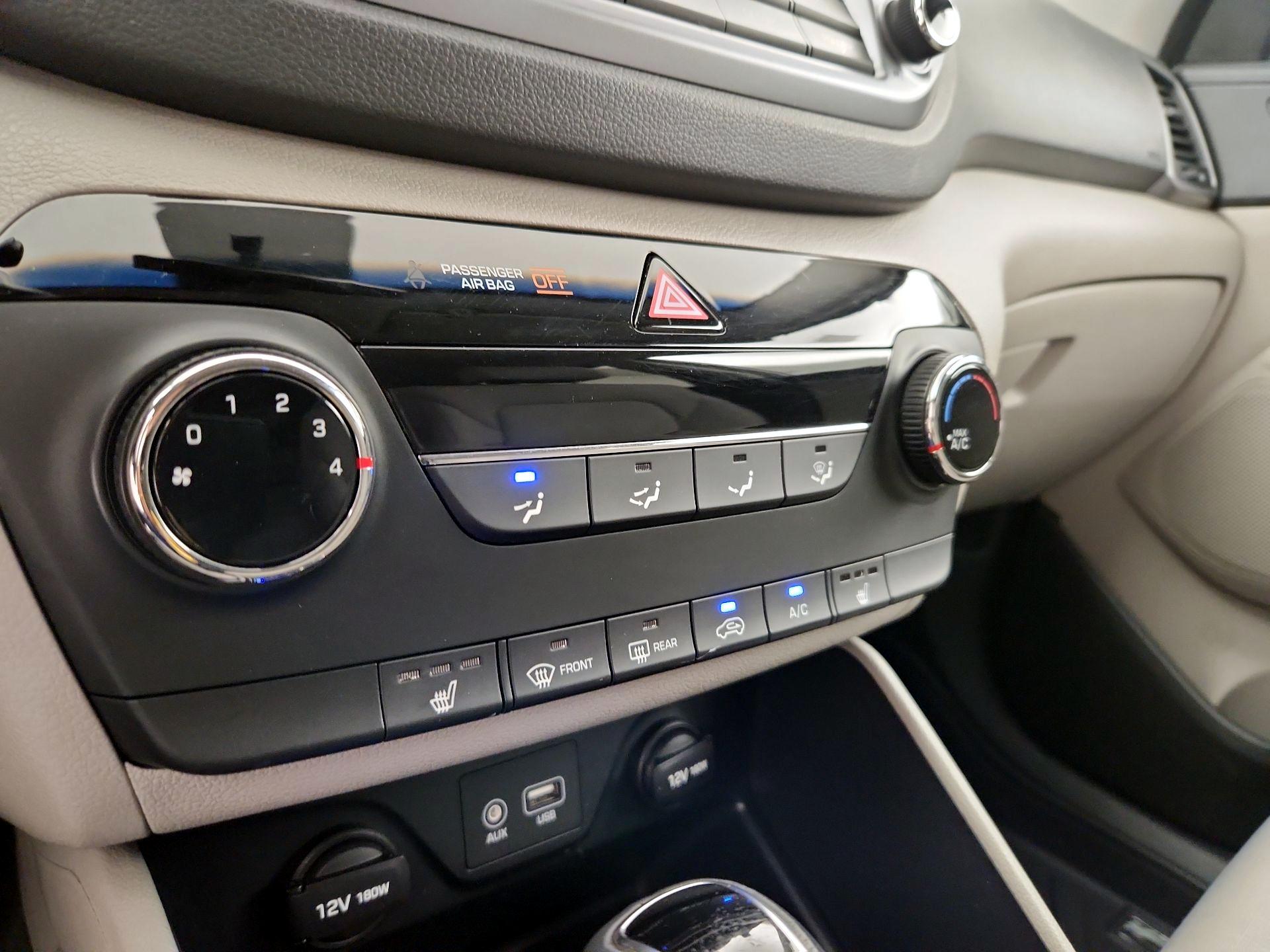 Thumbnail: 2016 Hyundai Tucson - 16
