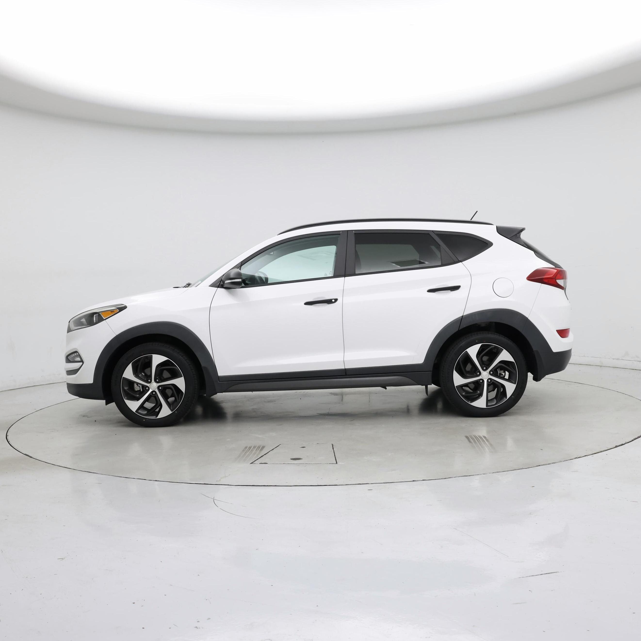 Thumbnail: 2016 Hyundai Tucson - 3
