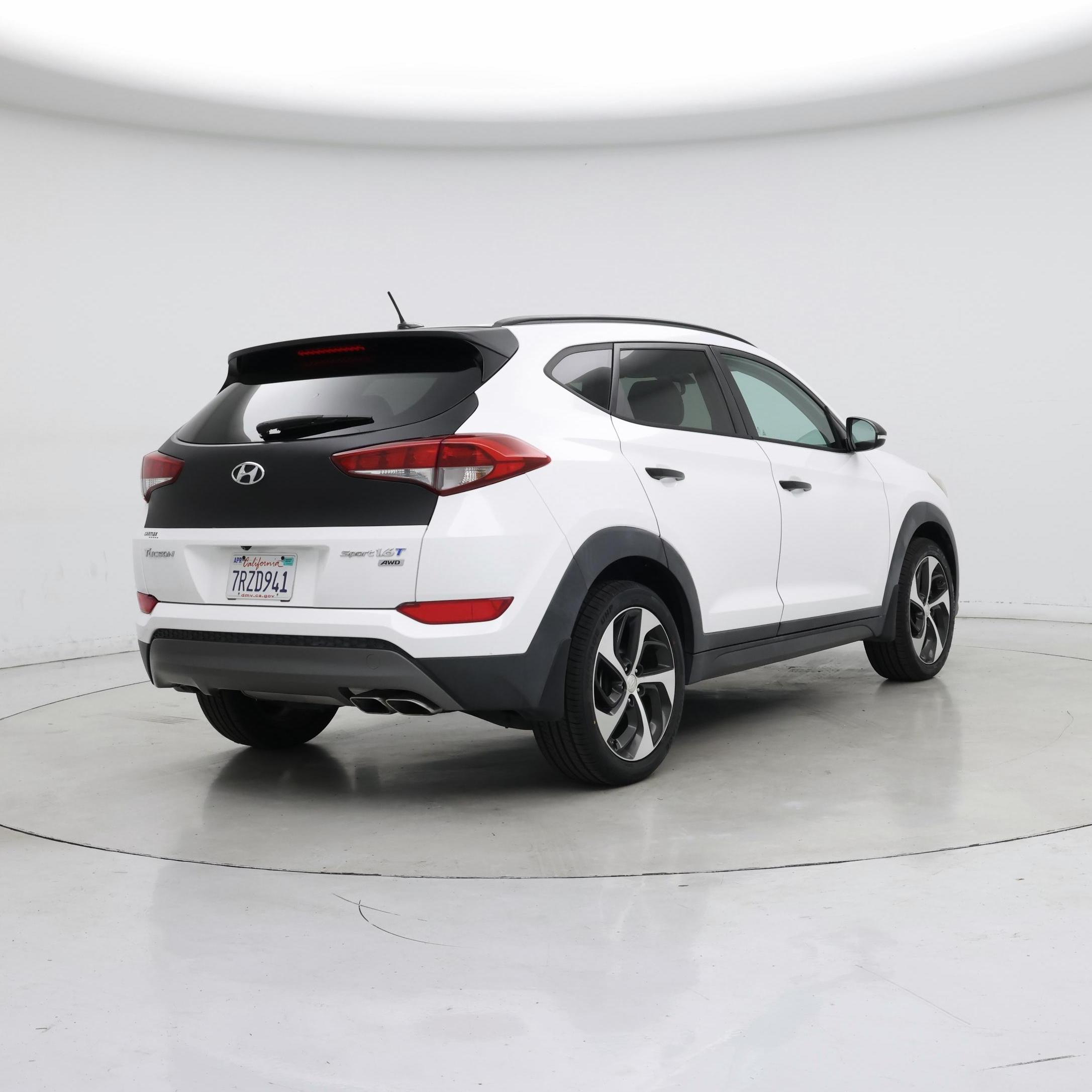 Thumbnail: 2016 Hyundai Tucson - 8