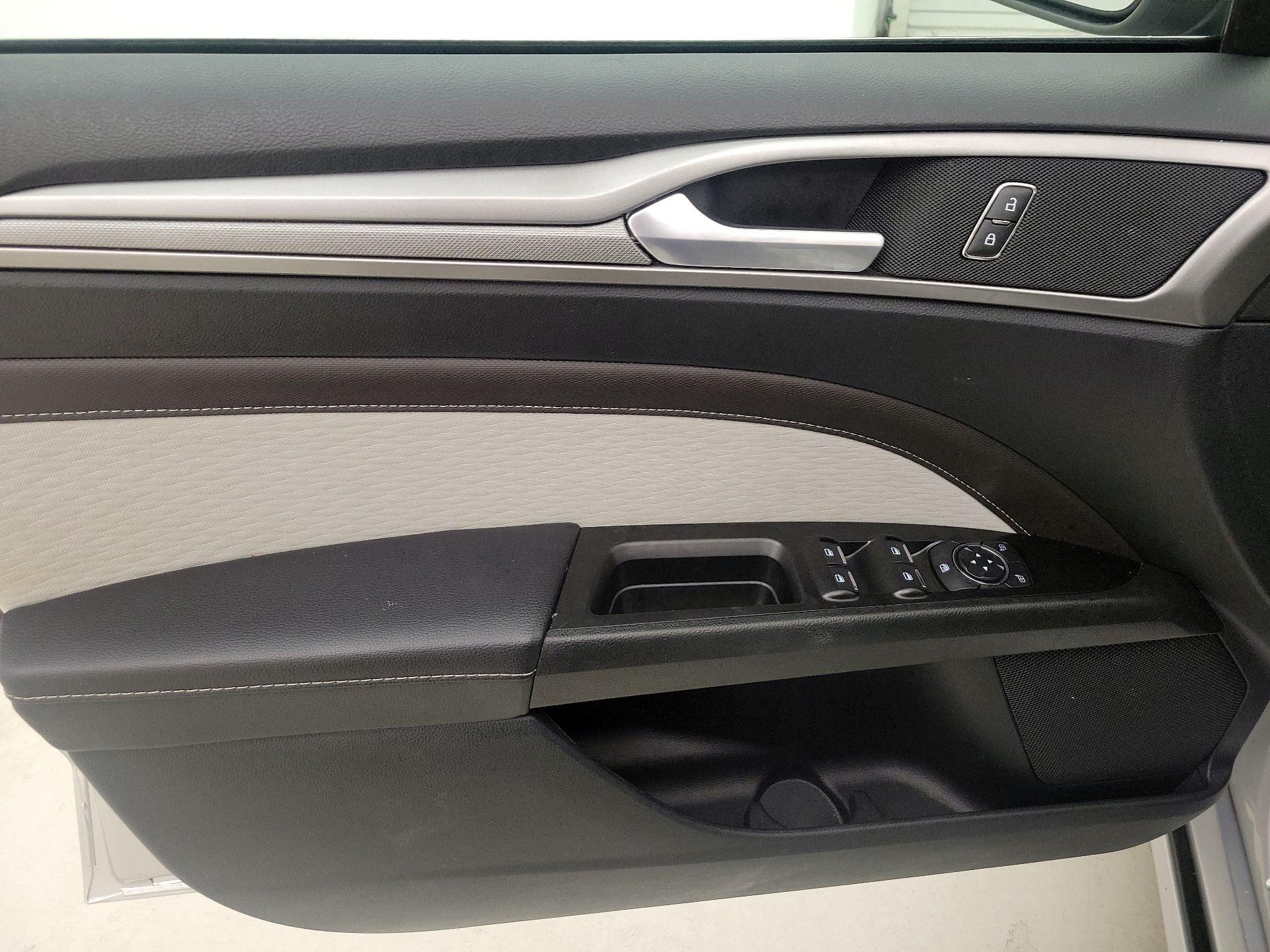 Thumbnail: 2019 Ford Fusion - 12