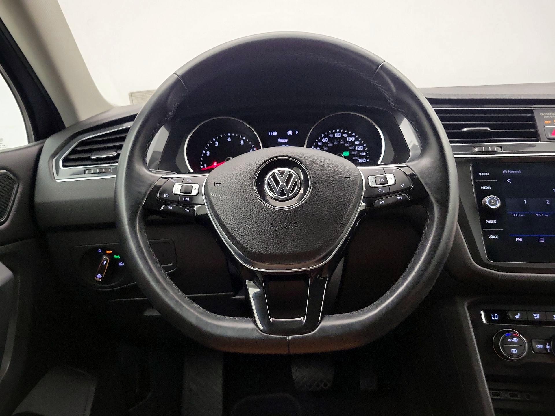 Thumbnail: 2018 Volkswagen Tiguan - 10