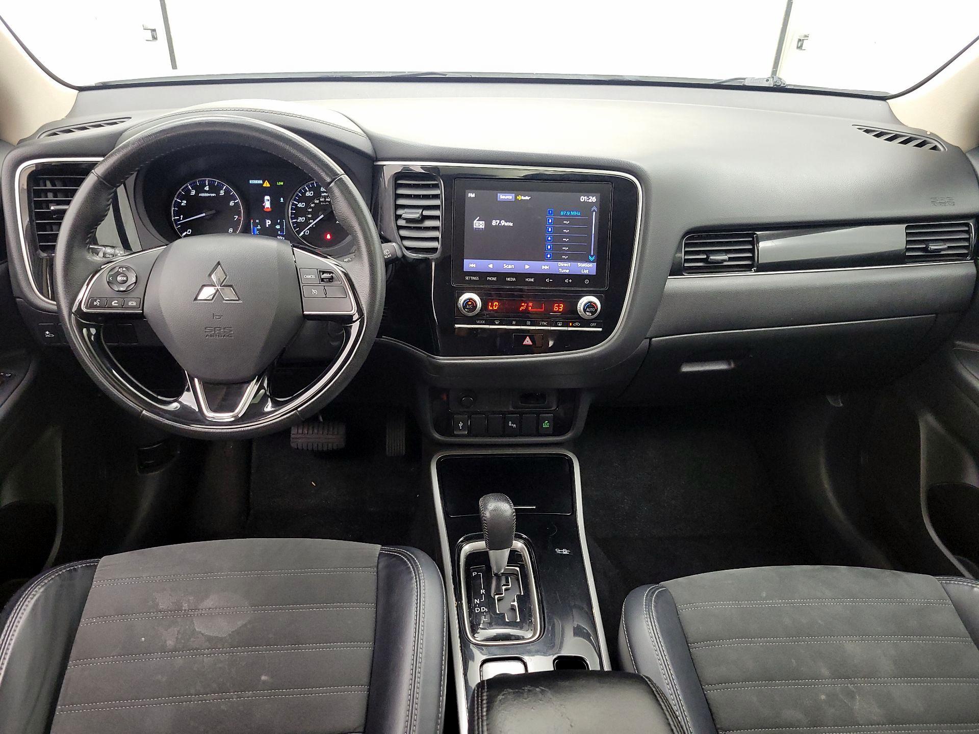 Thumbnail: 2020 Mitsubishi Outlander - 9