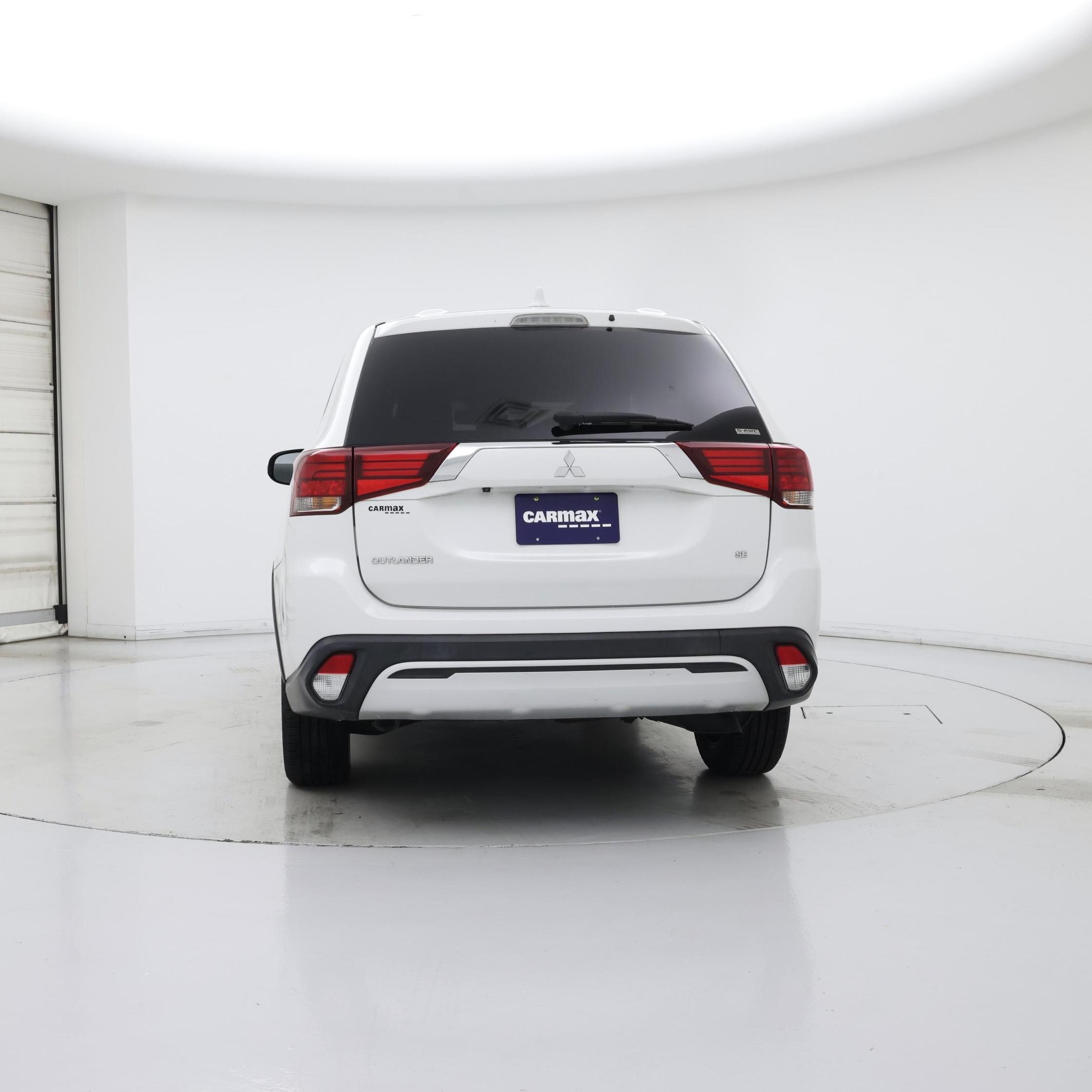 Thumbnail: 2020 Mitsubishi Outlander - 6
