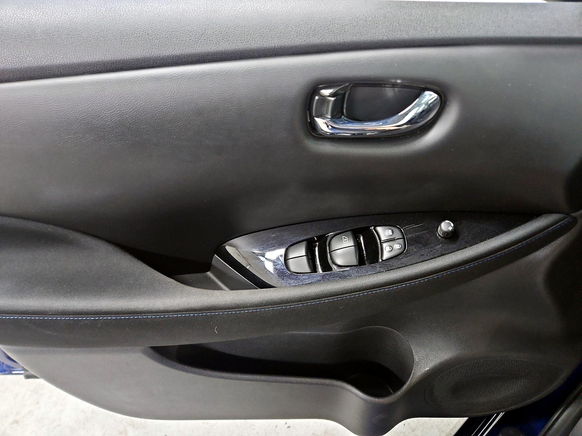 Thumbnail: 2021 Nissan Leaf - 12