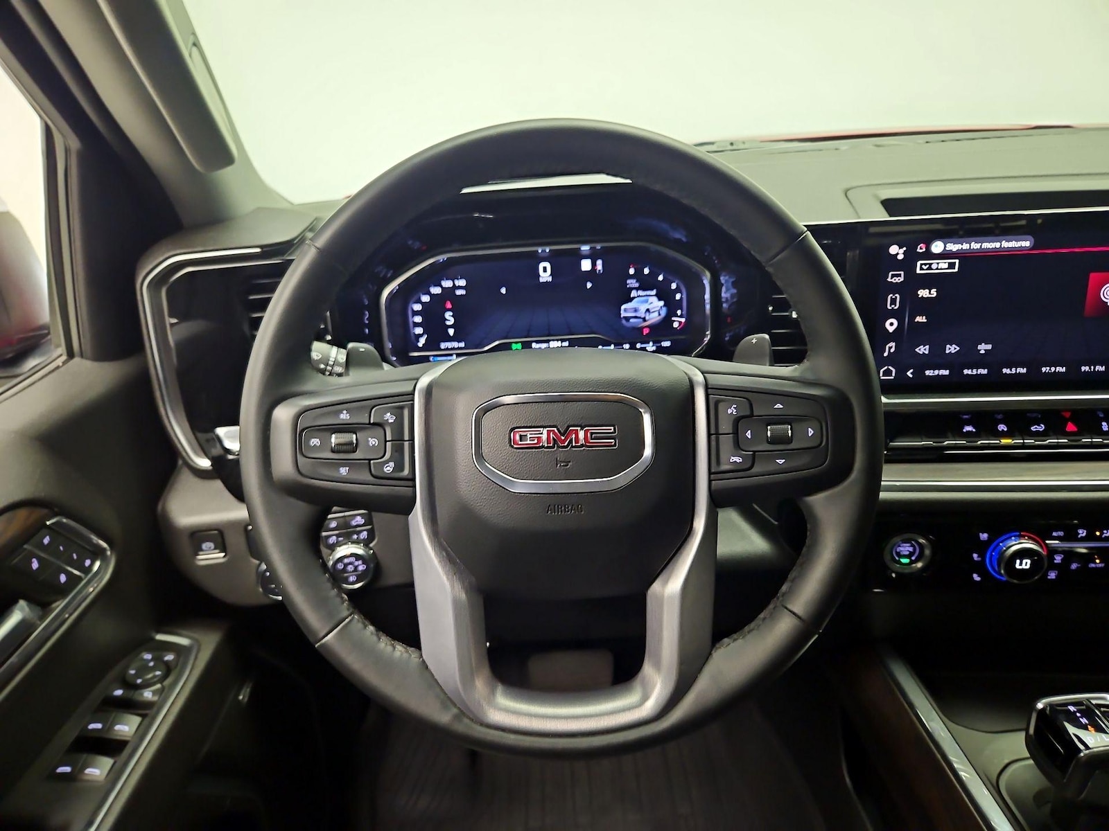 2023 GMC Sierra 1500 SLT - Photo 11