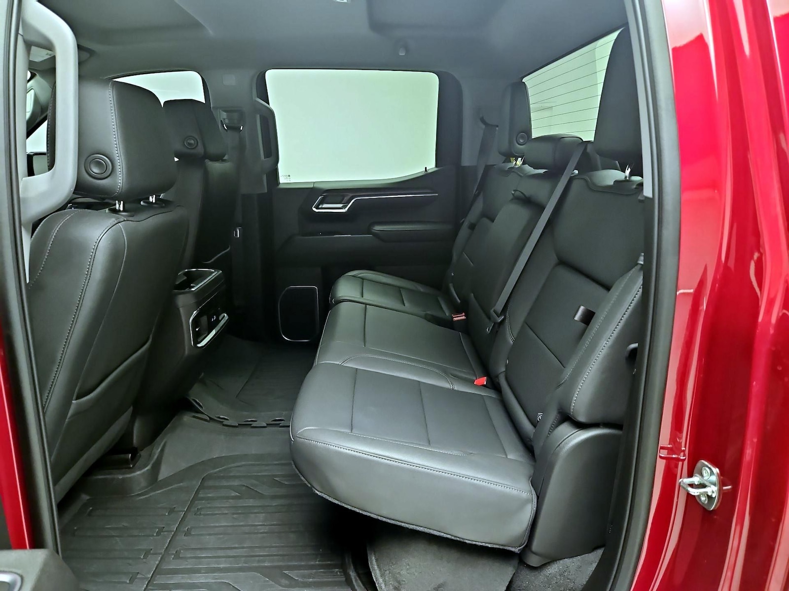 2023 GMC Sierra 1500 SLT - Photo 18
