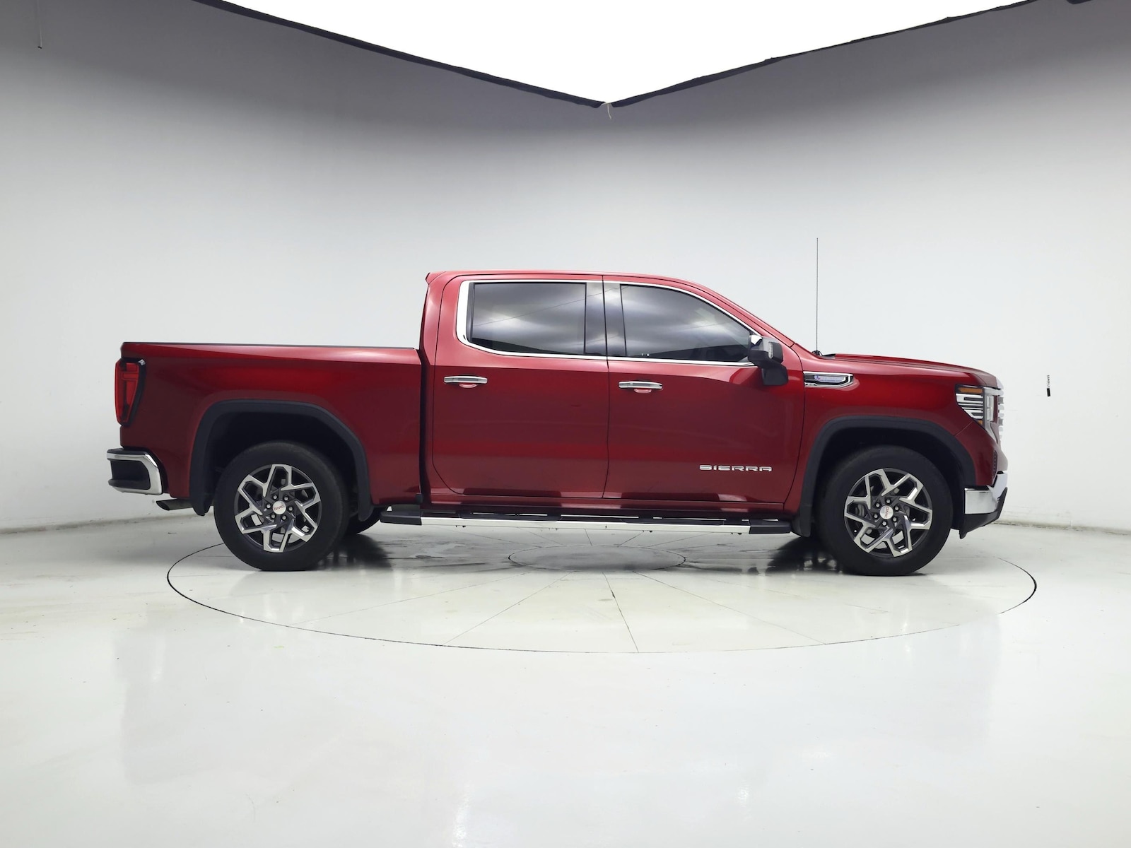 2023 GMC Sierra 1500 SLT - Photo 8
