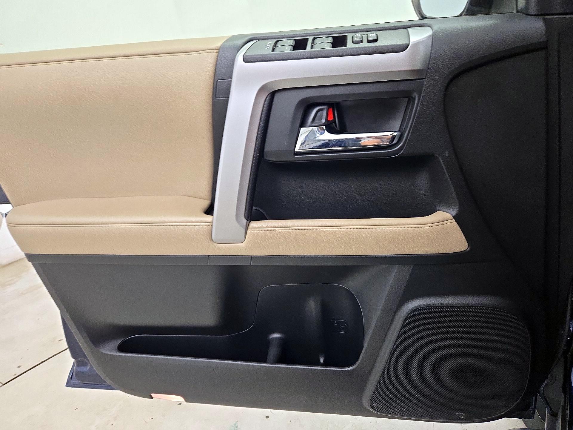 Thumbnail: 2019 Toyota 4Runner - 12