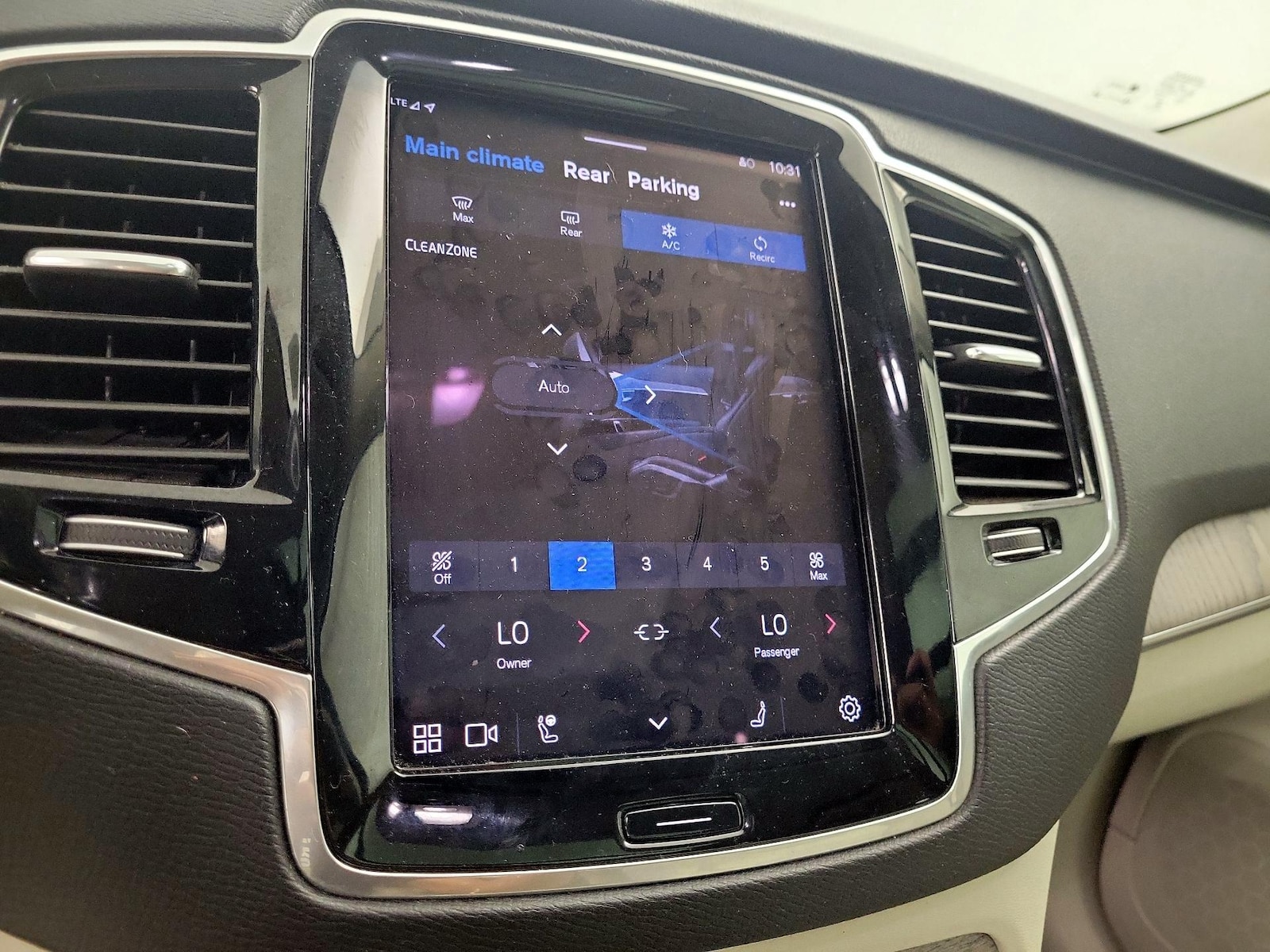 2023 Volvo XC90 Plus - Photo 17