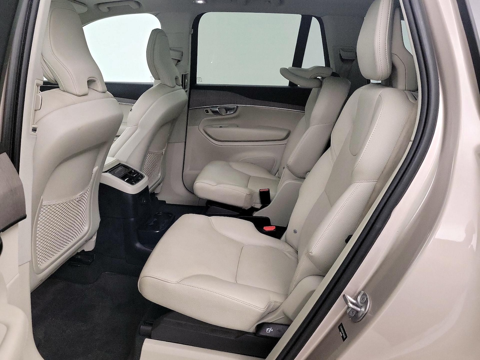 2023 Volvo XC90 Plus - Photo 21