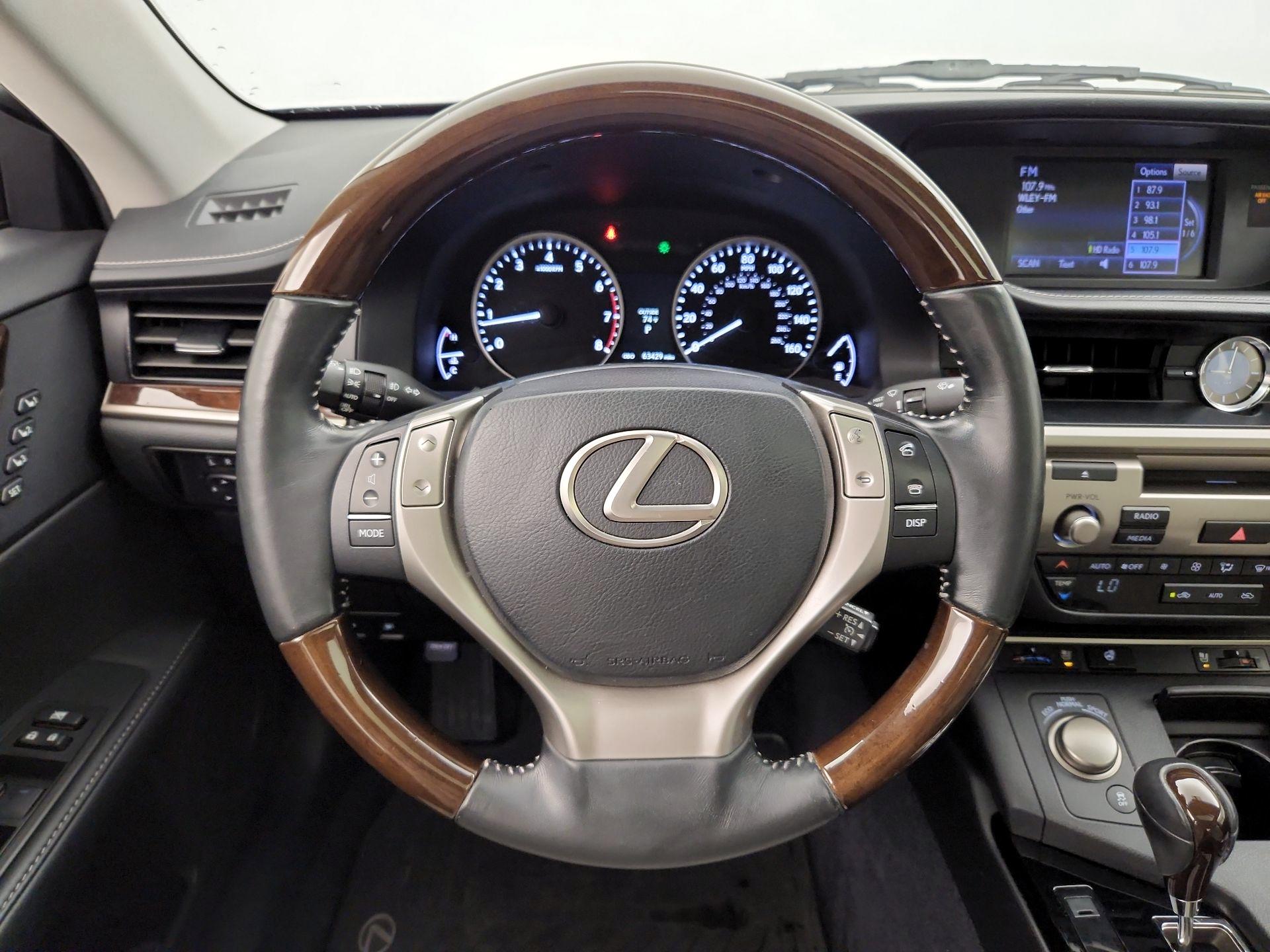 Thumbnail: 2014 Lexus ES - 10
