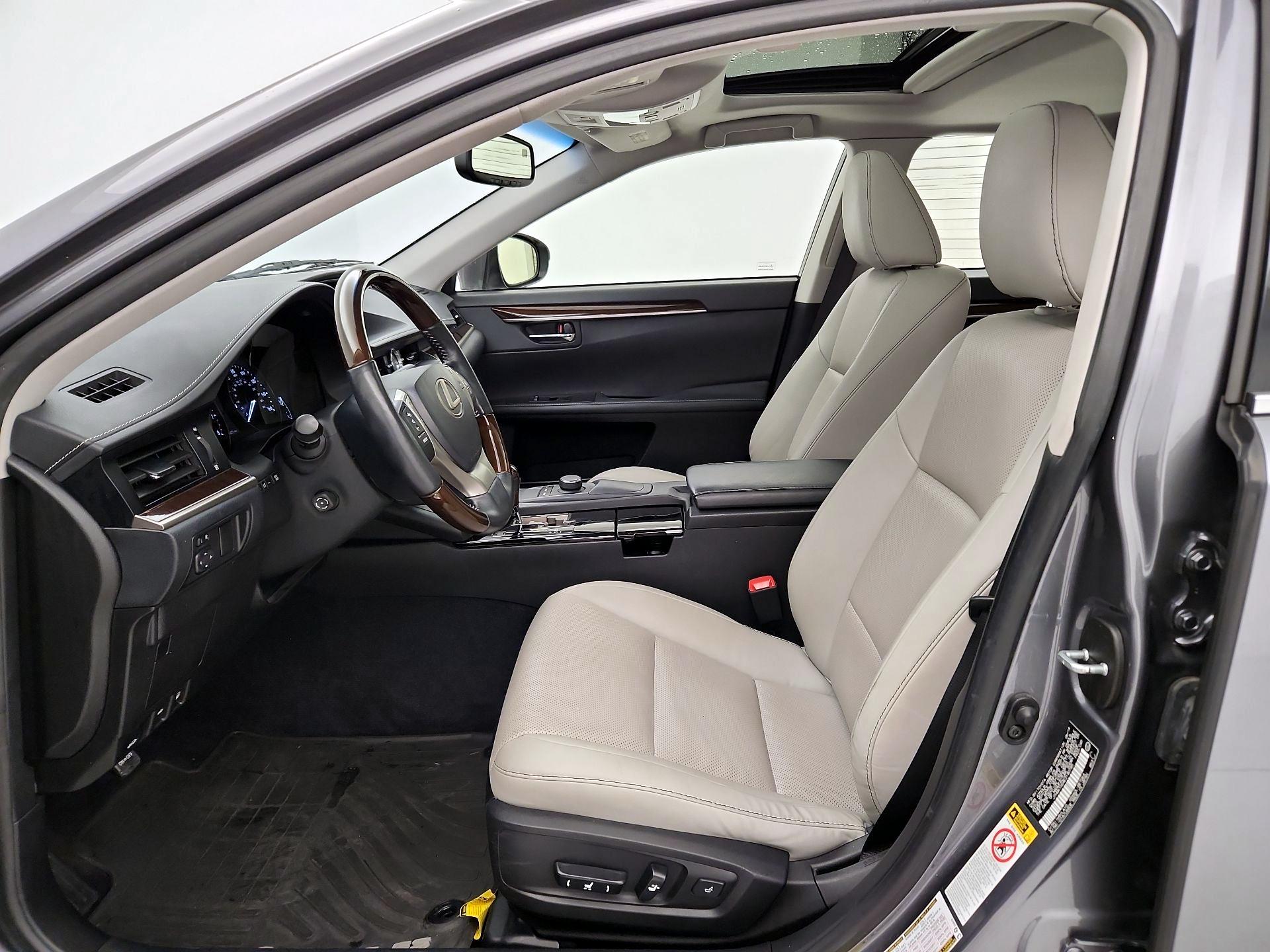 Thumbnail: 2014 Lexus ES - 11