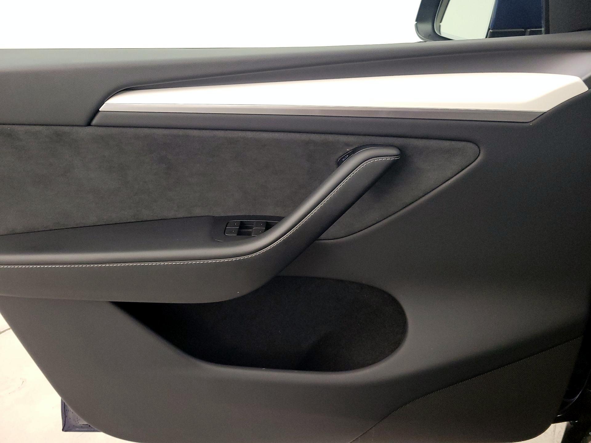 Thumbnail: 2023 Tesla Model Y - 12