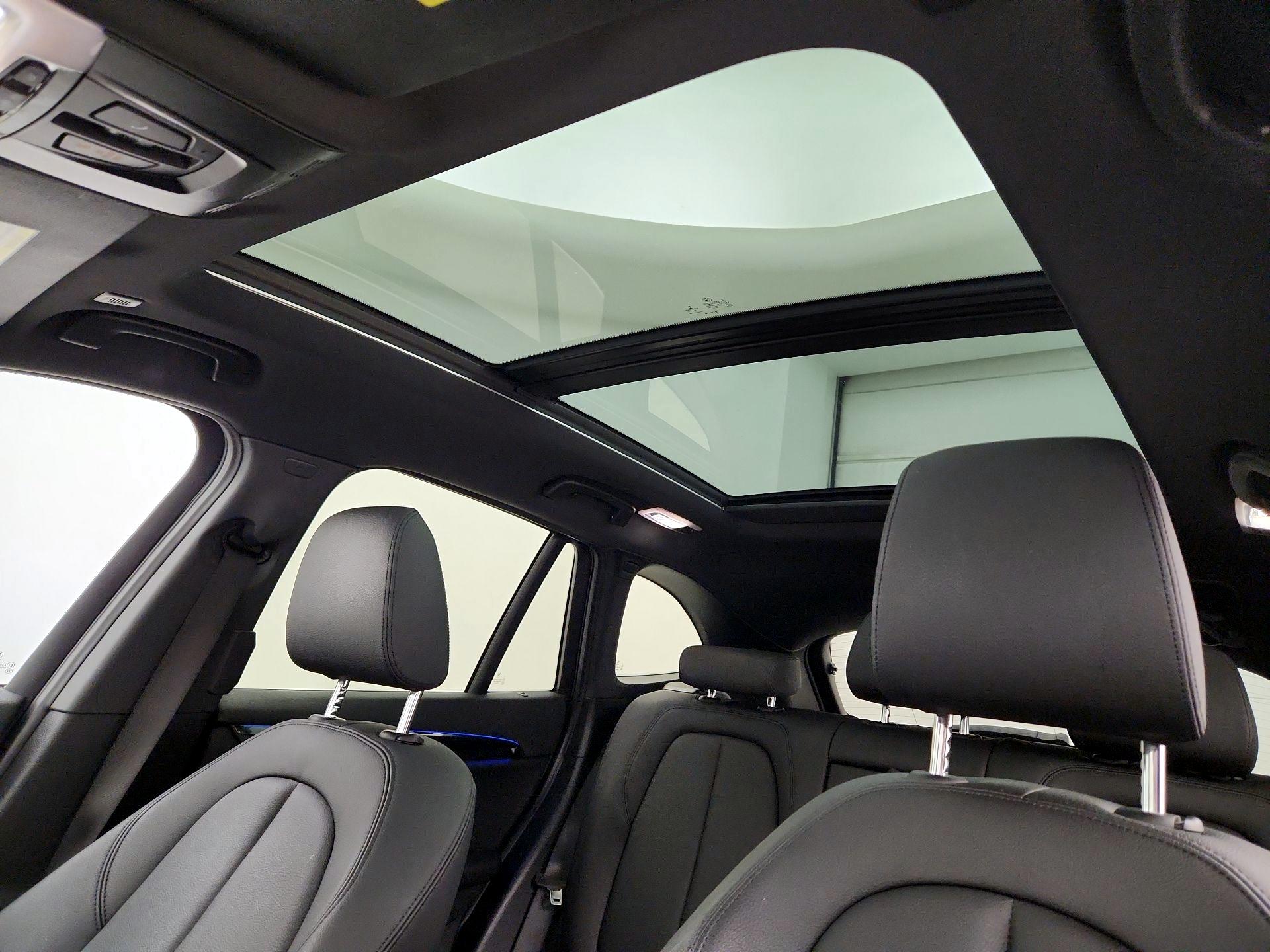 Thumbnail: 2020 BMW X1 - 20