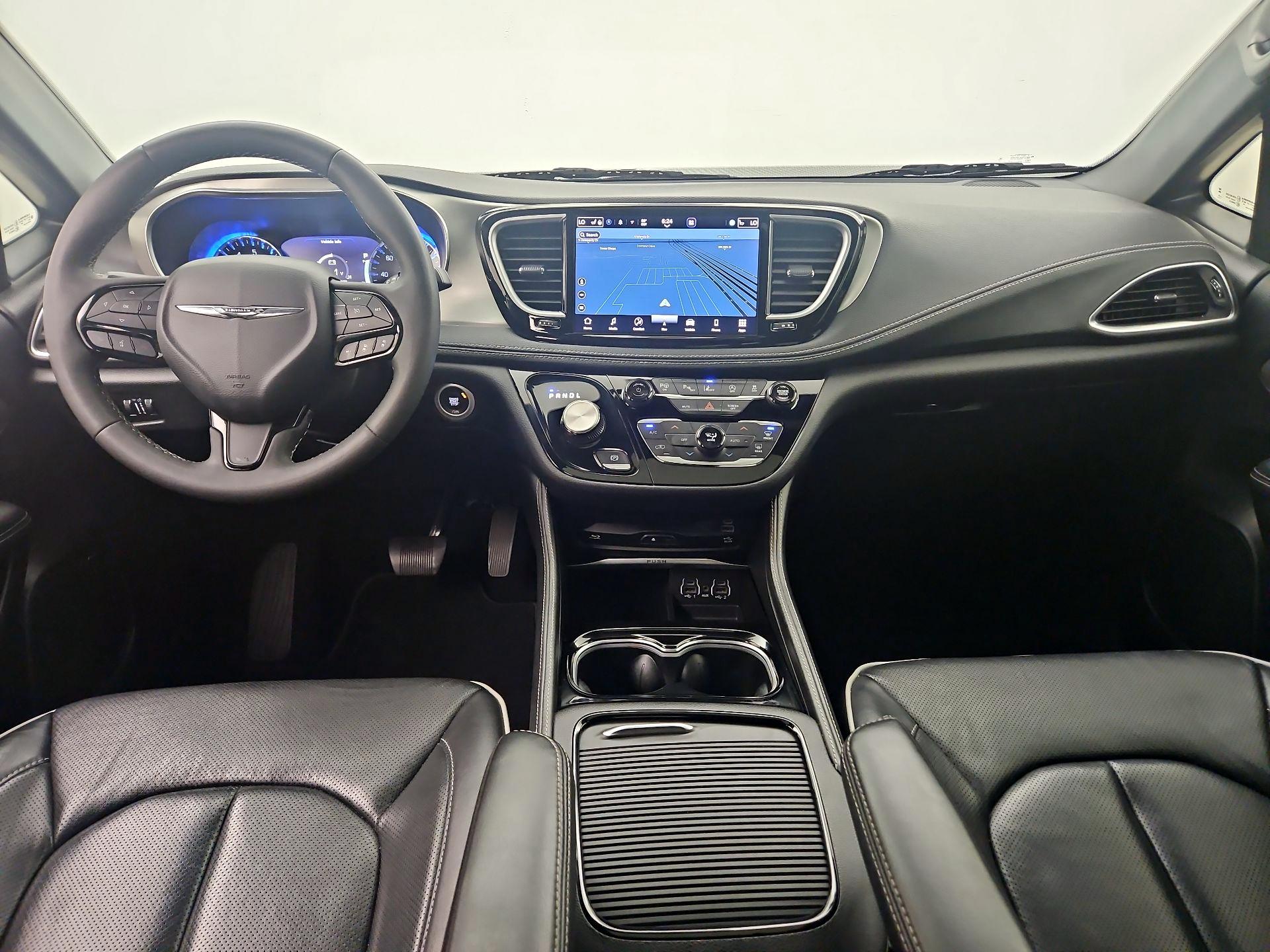 Thumbnail: 2023 Chrysler Pacifica - 9