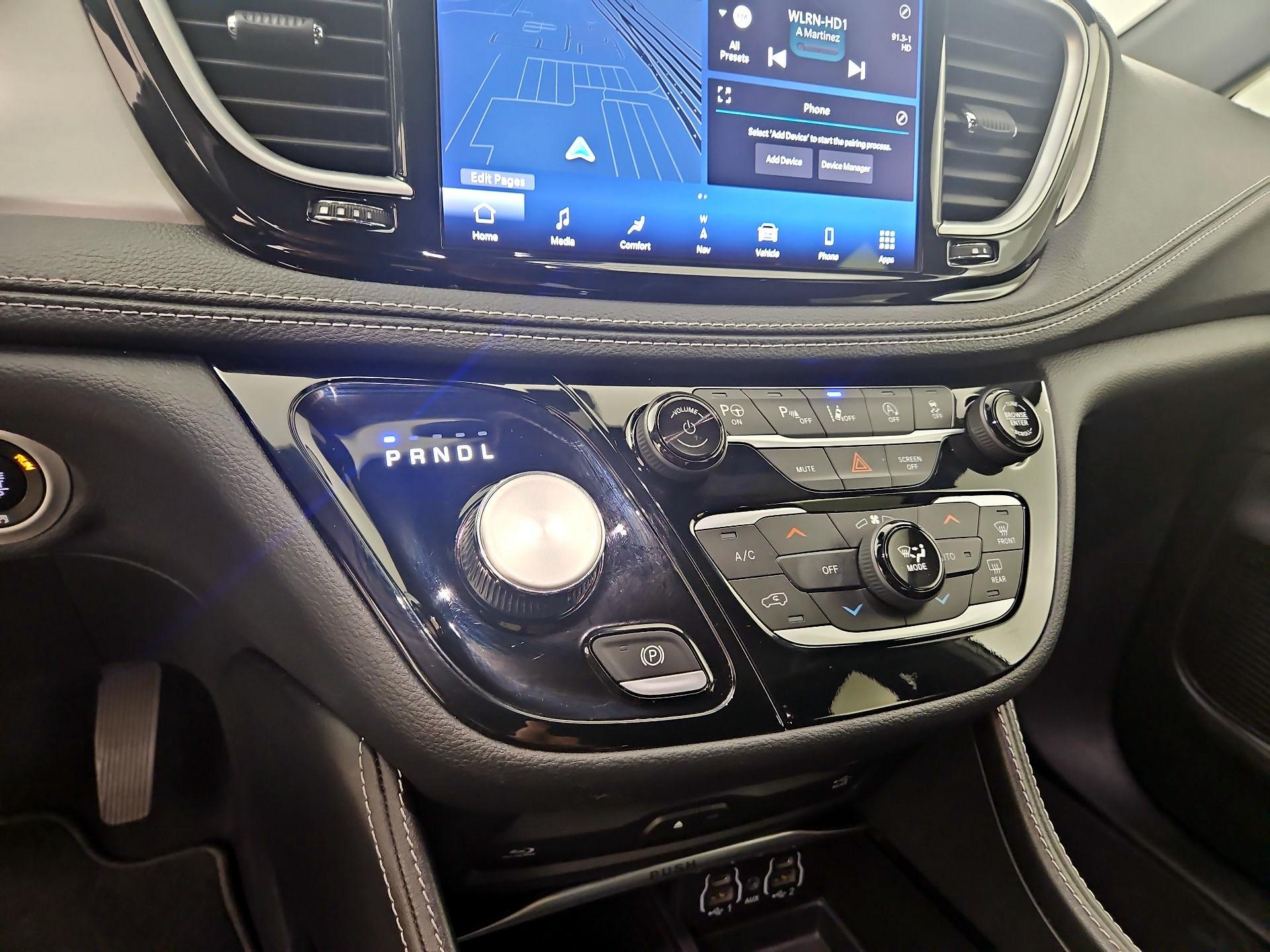 Thumbnail: 2023 Chrysler Pacifica - 18