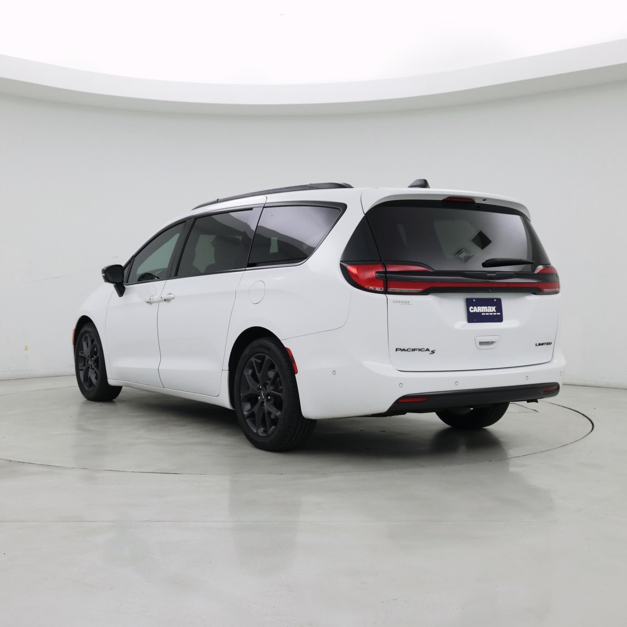 Thumbnail: 2023 Chrysler Pacifica - 2
