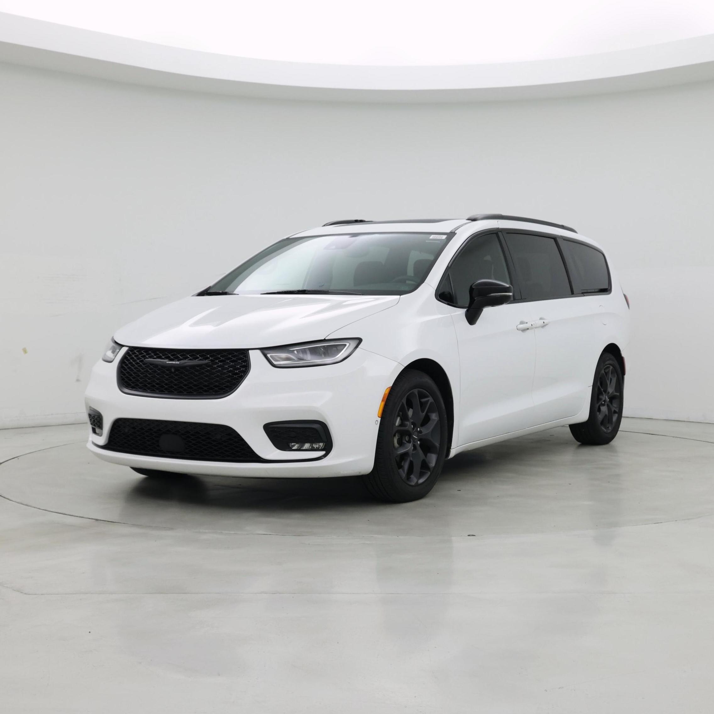 Thumbnail: 2023 Chrysler Pacifica - 4