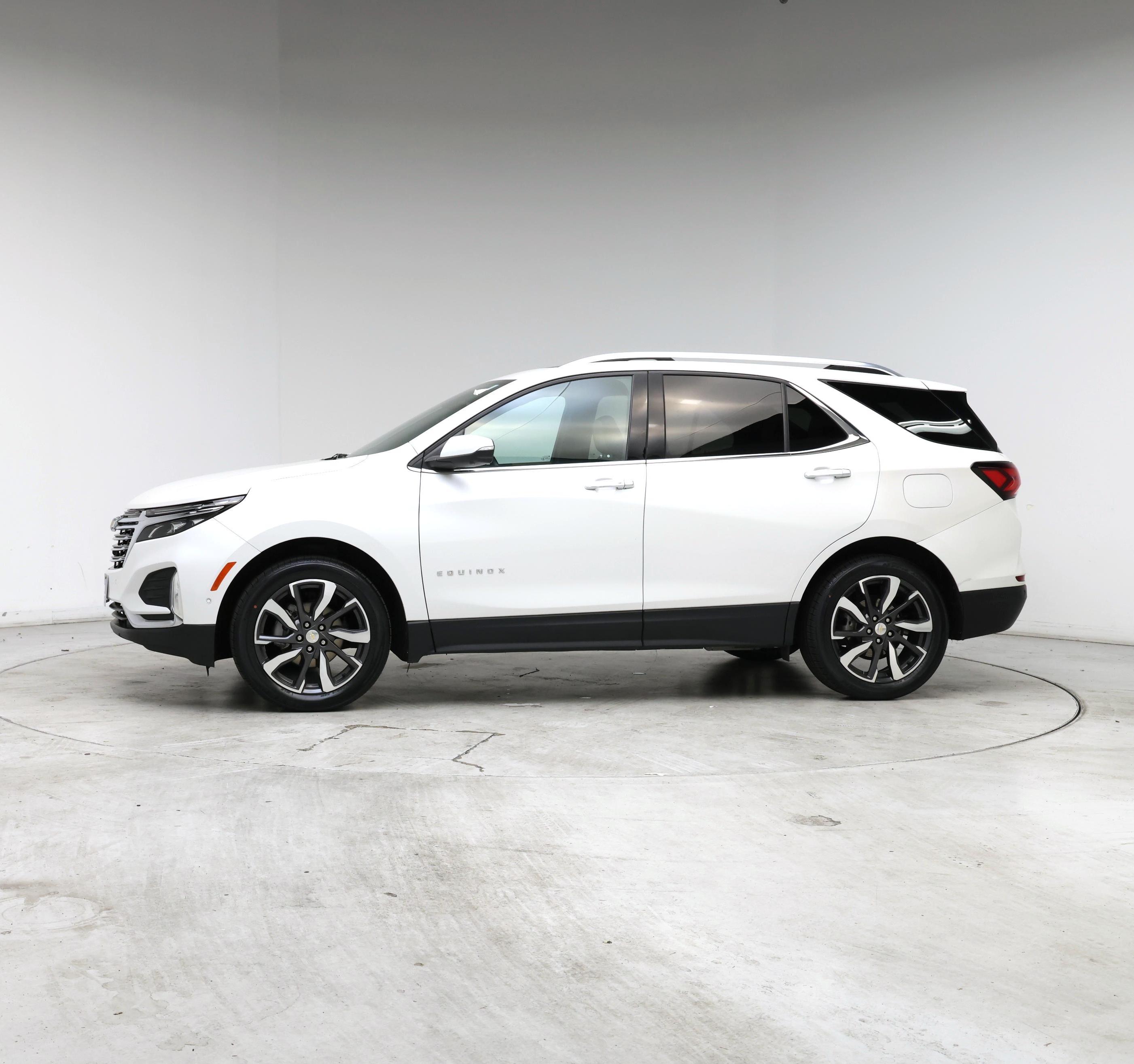 Thumbnail: 2022 Chevrolet Equinox - 3