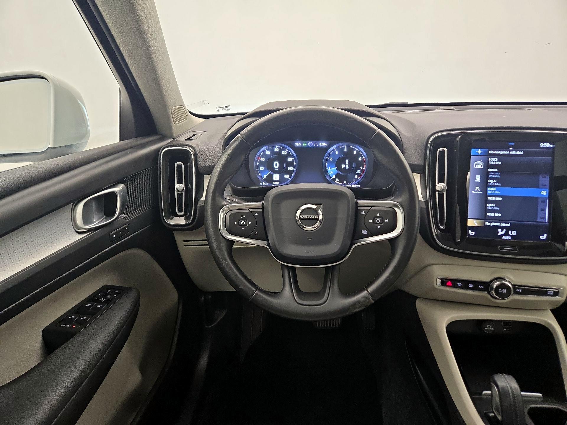 Thumbnail: 2020 Volvo XC40 - 10