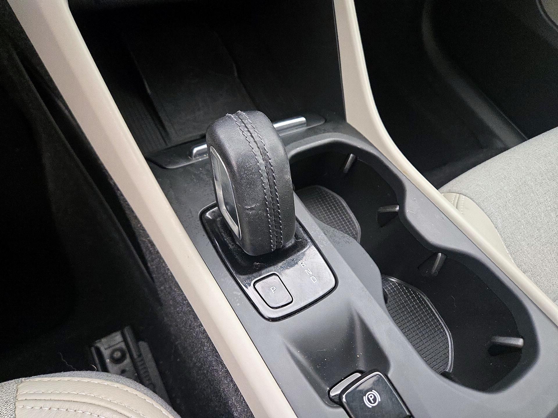 Thumbnail: 2020 Volvo XC40 - 17