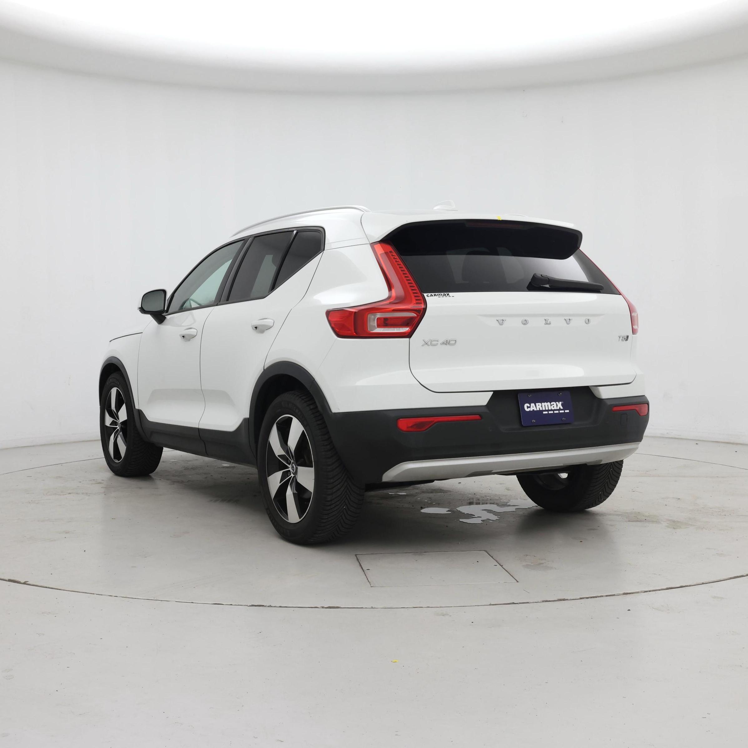Thumbnail: 2020 Volvo XC40 - 2
